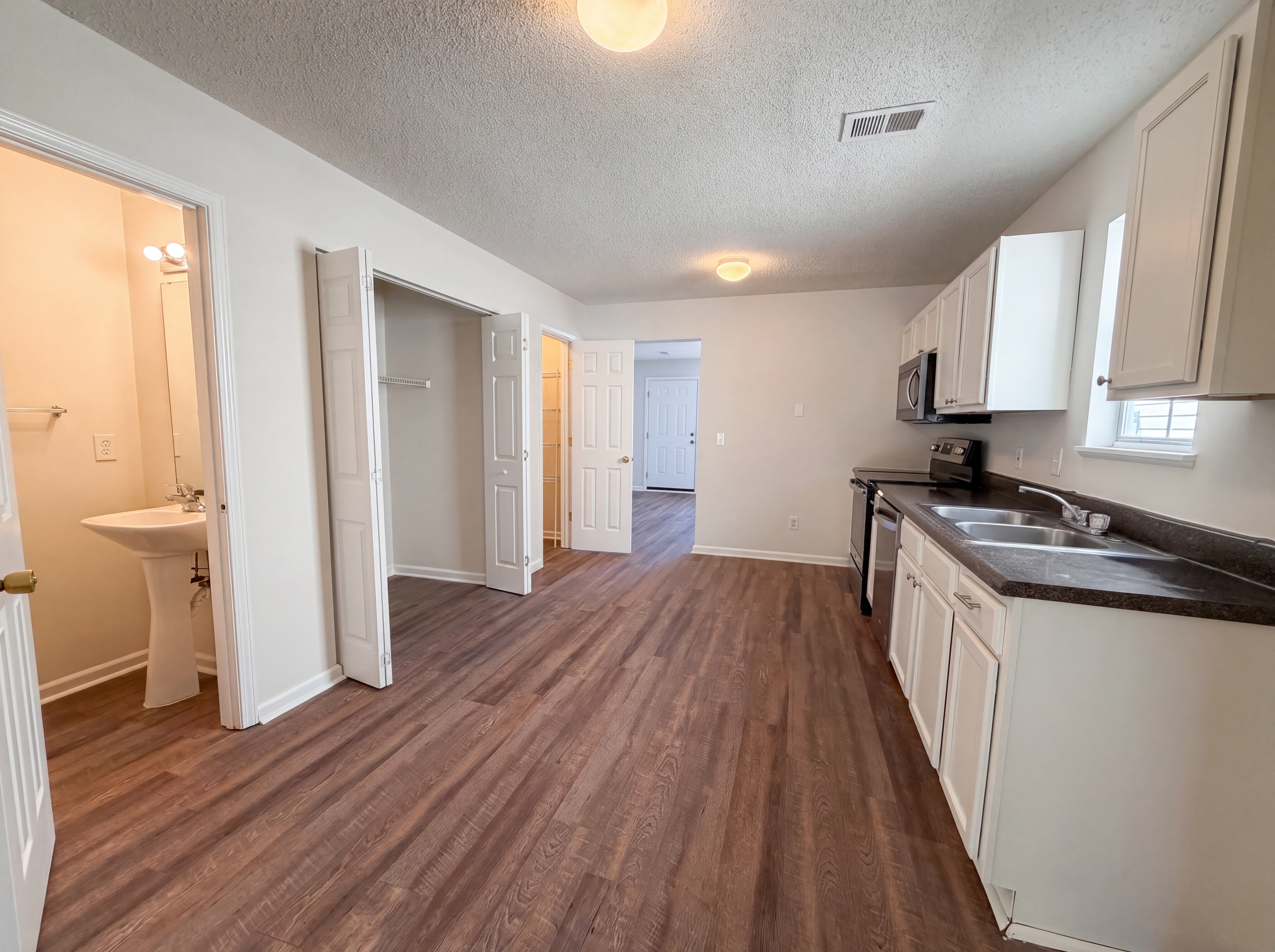 Photo 8 of 22 of 507 Summit Terrace Ct, Columbia, SC