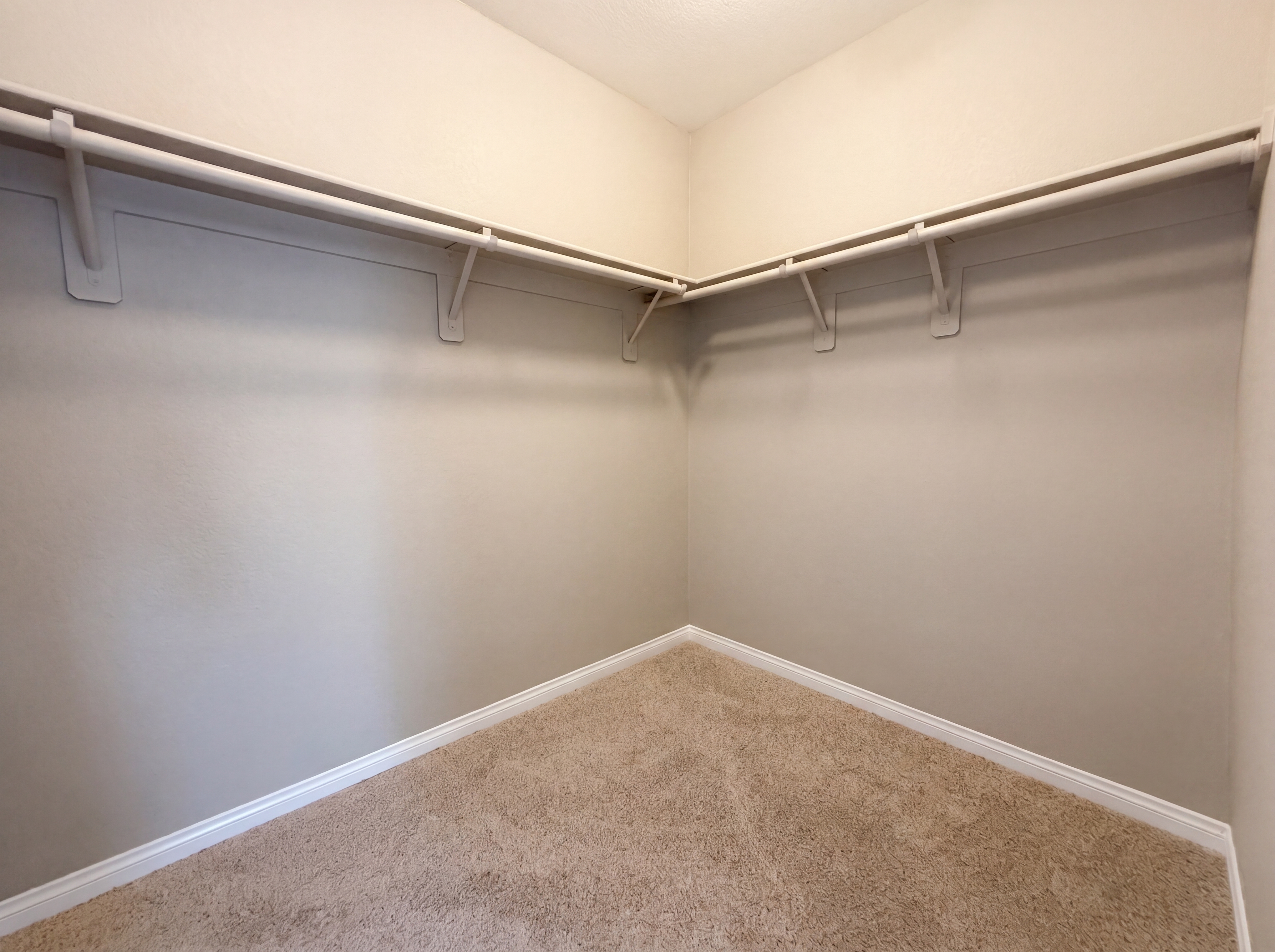 Photo 16 of 21 of 6586 Dolian Creek St, Las Vegas, NV
