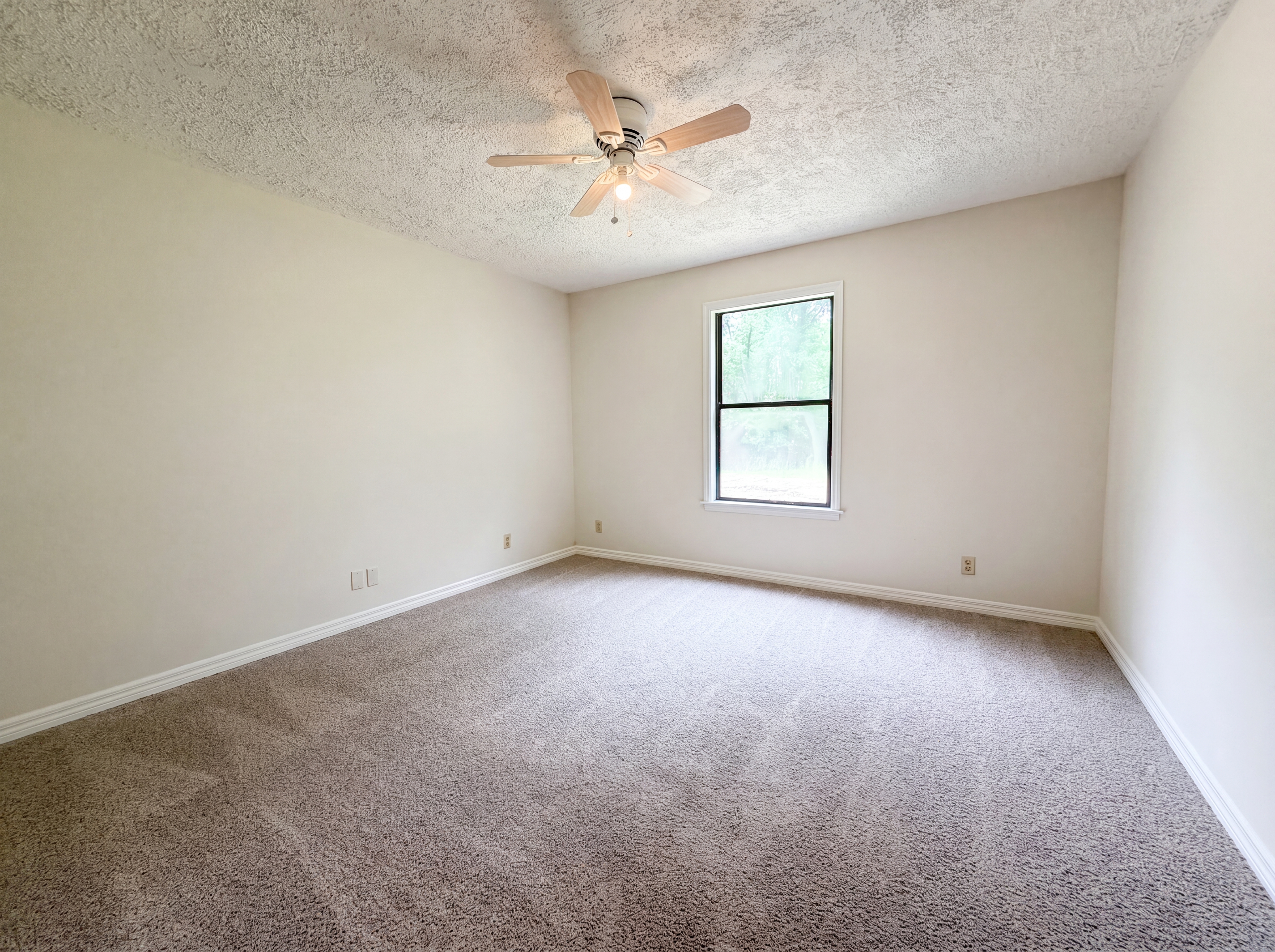 Photo 10 of 23 of 7737 Pepper Cir E, Jacksonville, FL