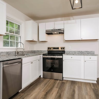 Property photo 2 of 1117 Brownview Dr