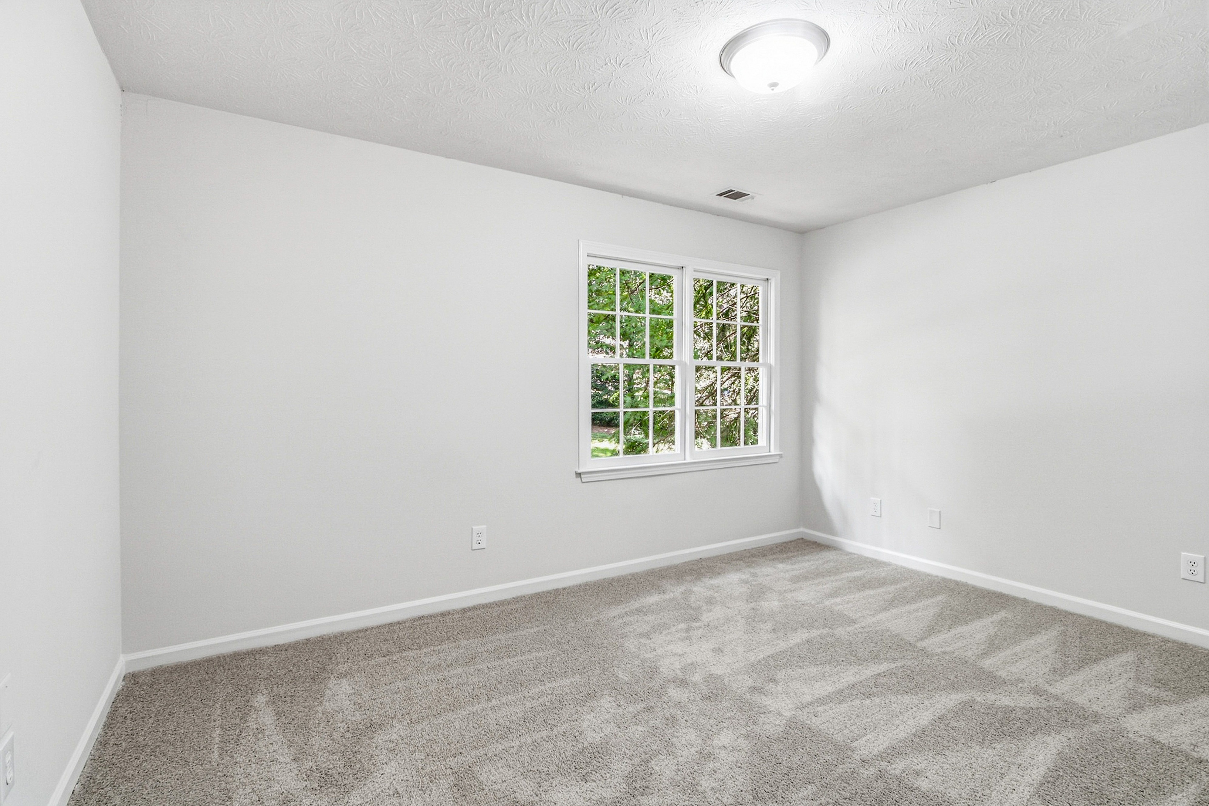 Photo 16 of 29 of 1039 Plantation Blvd SE, Conyers, GA