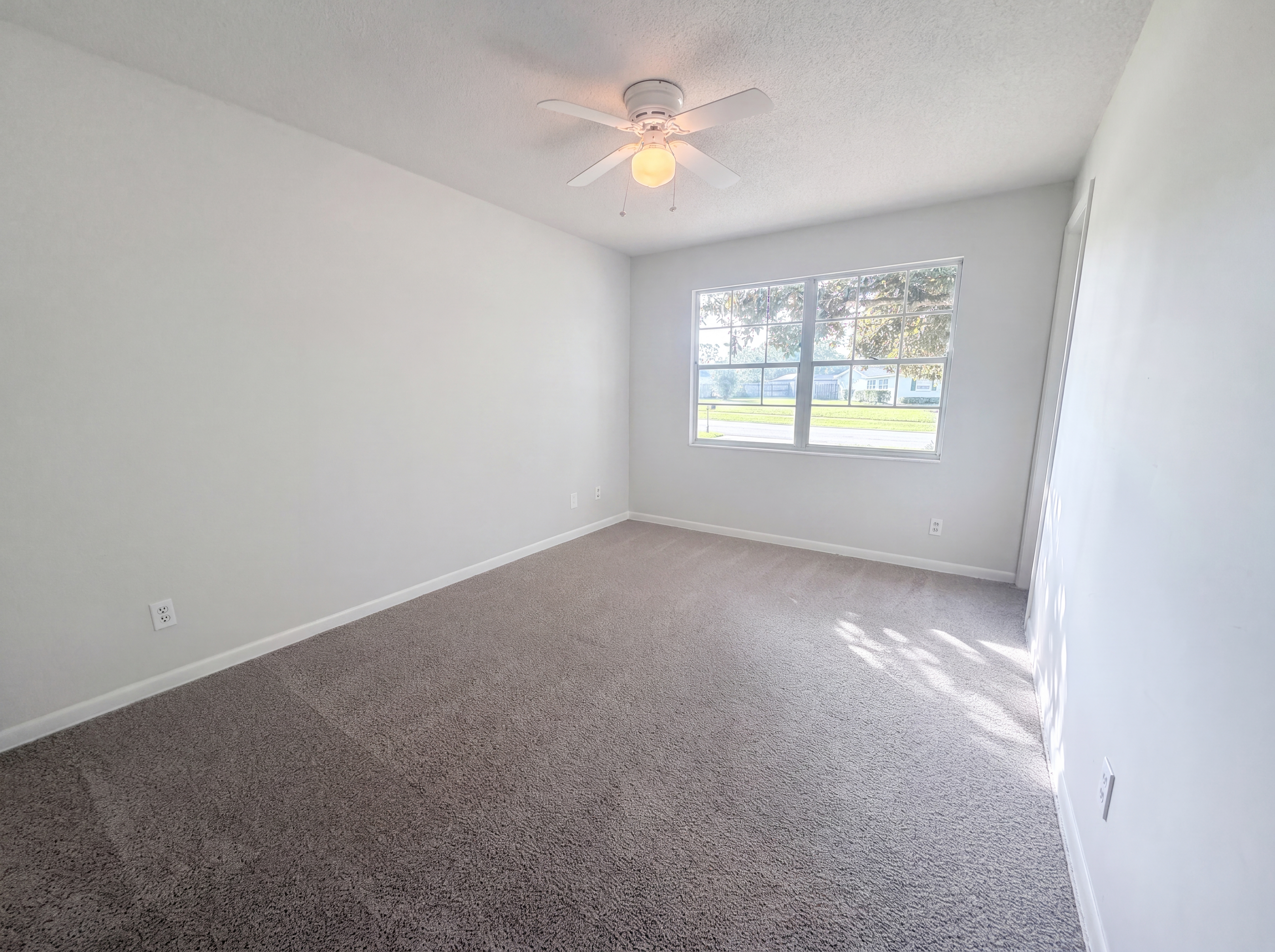 Photo 7 of 17 of 279 Bonnlyn Dr, Orange Park, FL