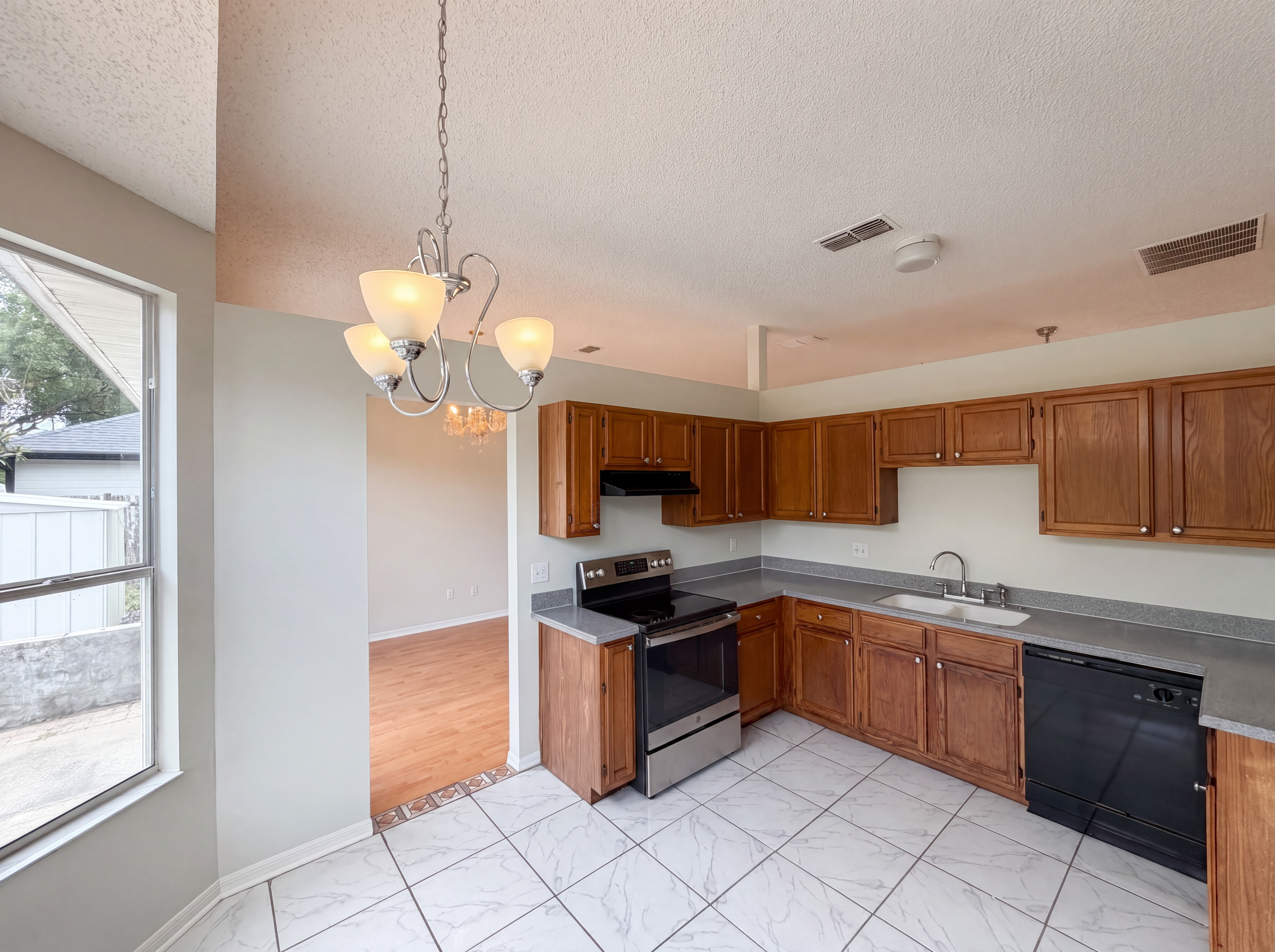 Photo 2 of 22 of 5263 Clarion Oaks Dr, Orlando, FL