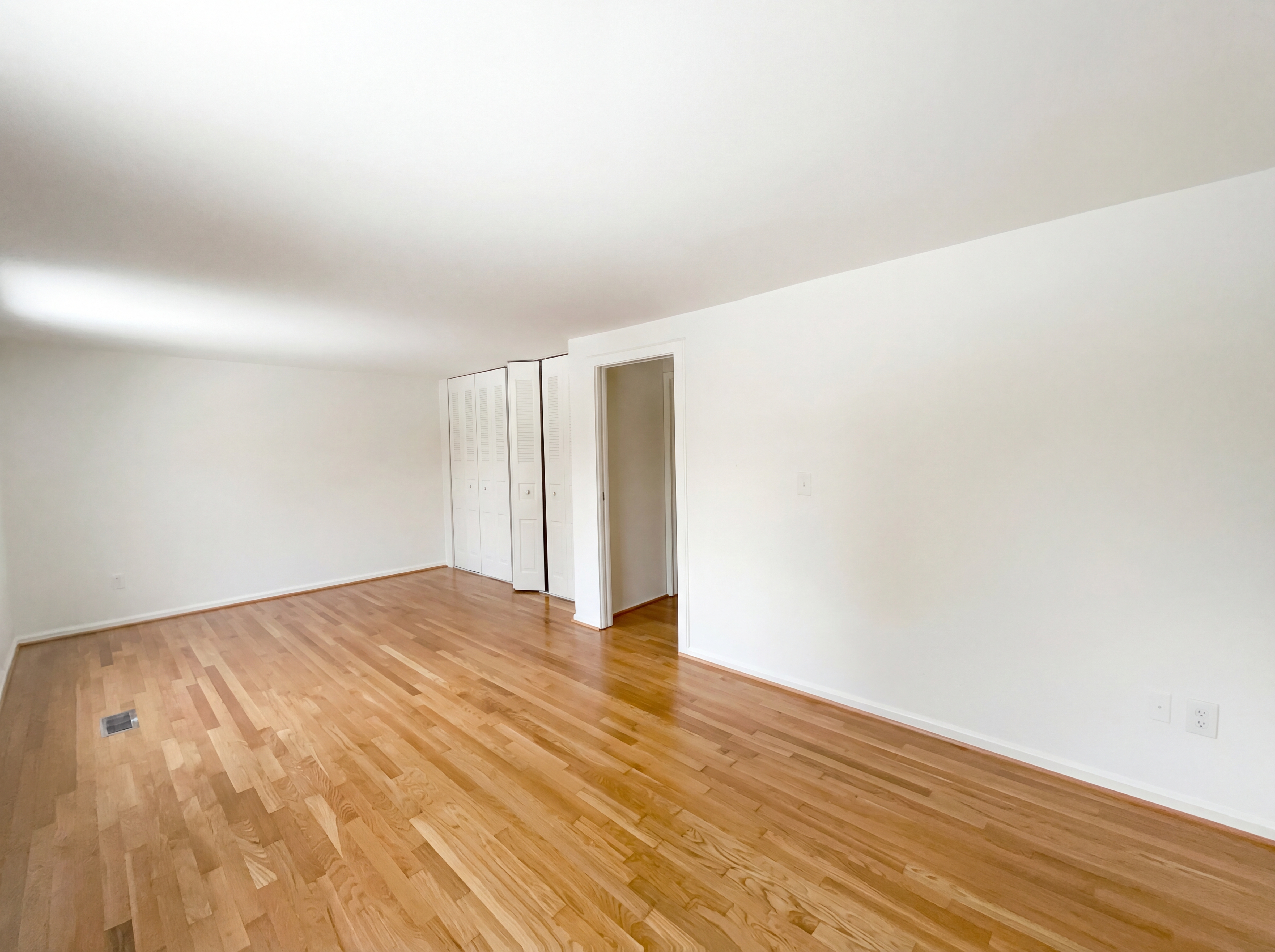 Photo 11 of 34 of 10911 Santa Clara Dr, Fairfax, VA