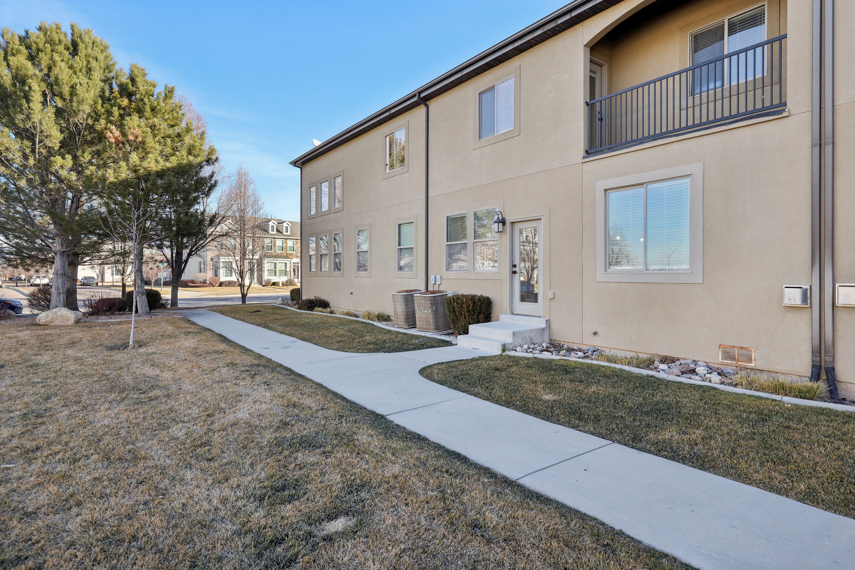 Photo 11 of 39 of 625 N 220 E, Salem, UT