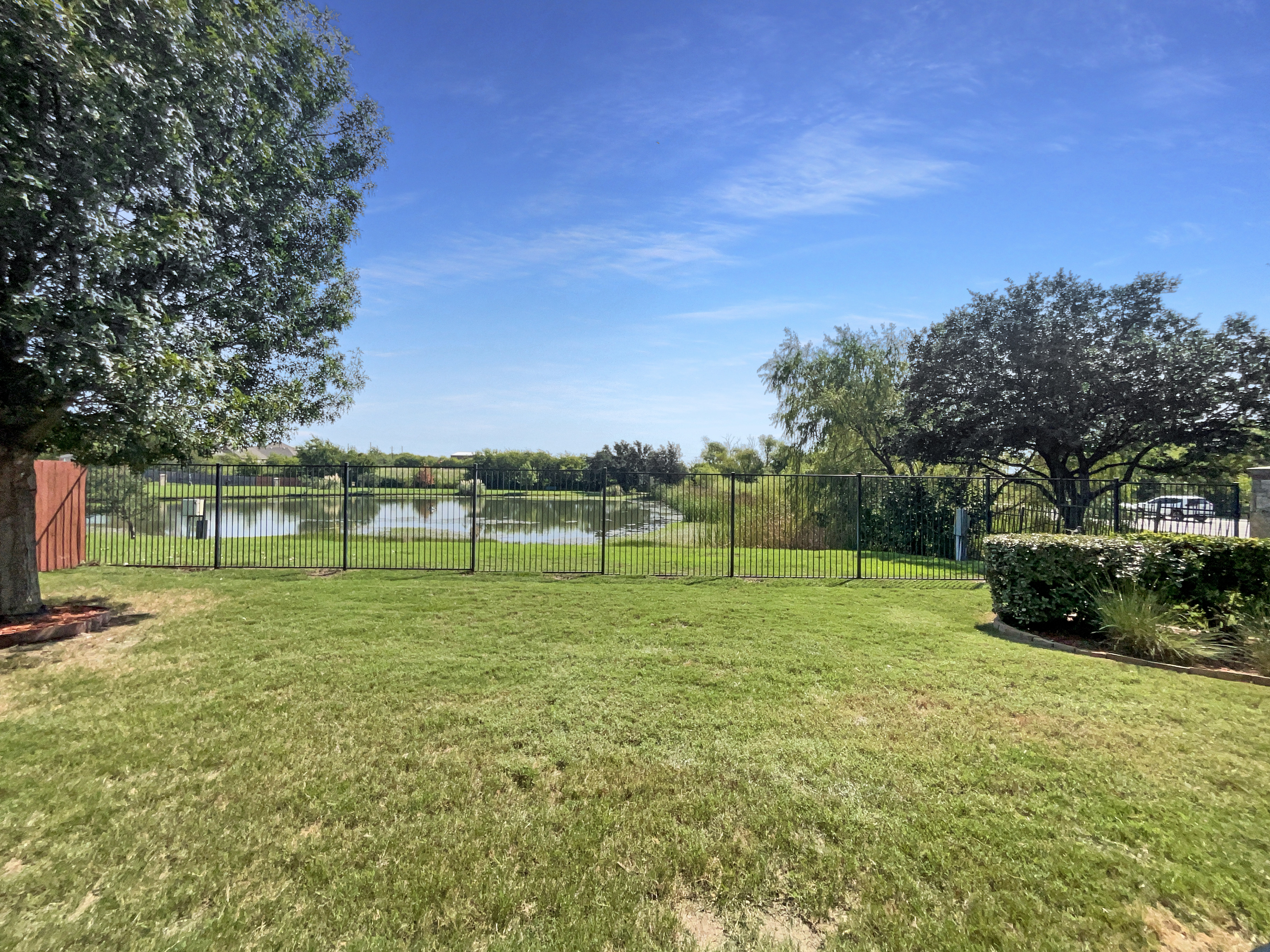 Photo 9 of 20 of 8700 Navigation Dr, Fort Worth, TX