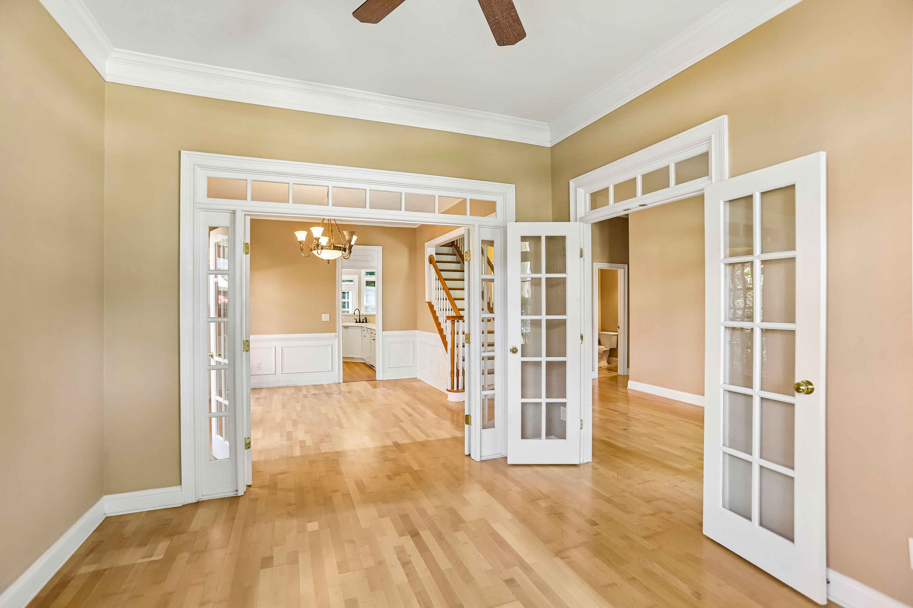 Photo 17 of 38 of 3054 Montclair Cir SE, Smyrna, GA