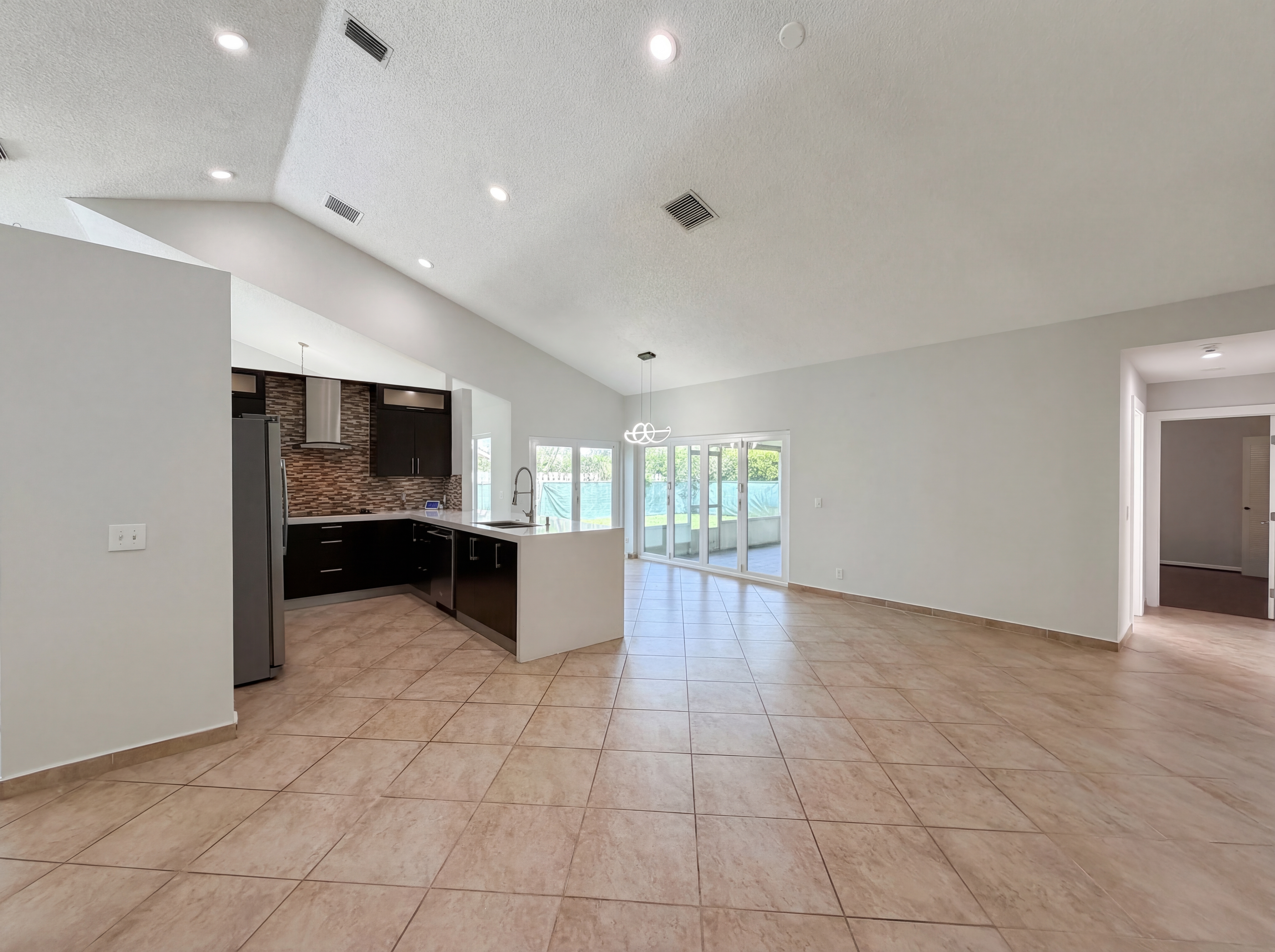 Photo 7 of 20 of 1179 NW 161st Ave, Pembroke Pines, FL
