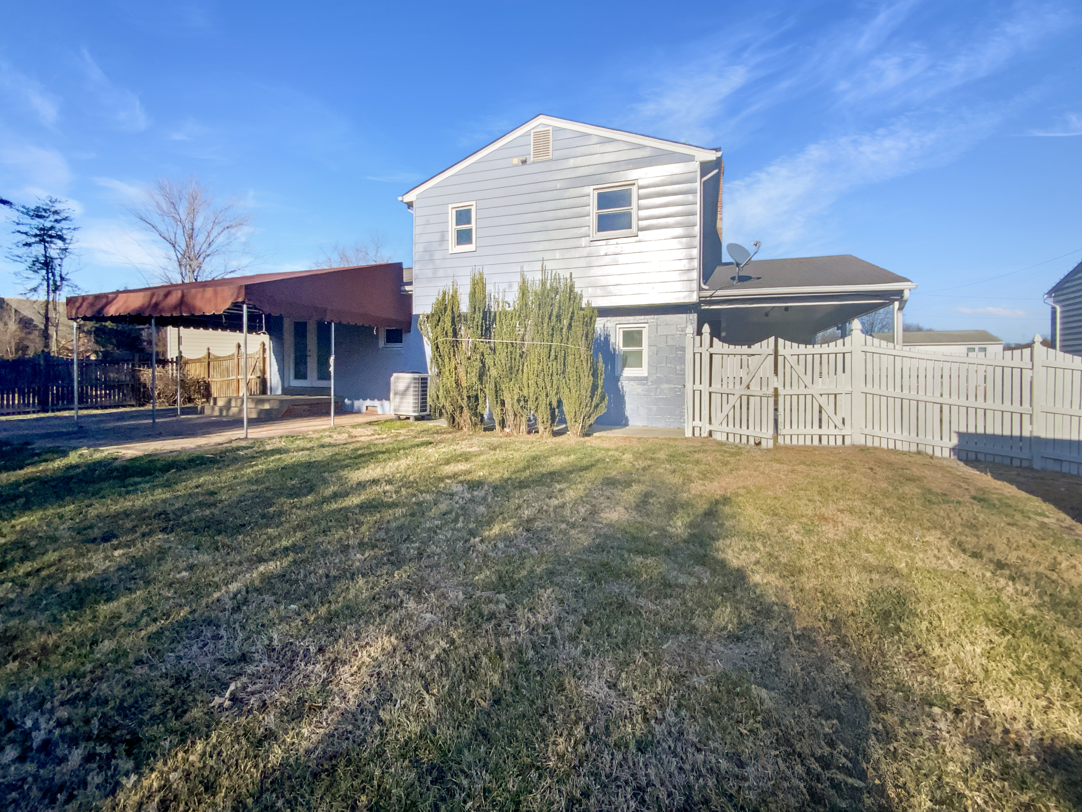 Photo 5 of 24 of 4145 Bassett Ct, Dumfries, VA