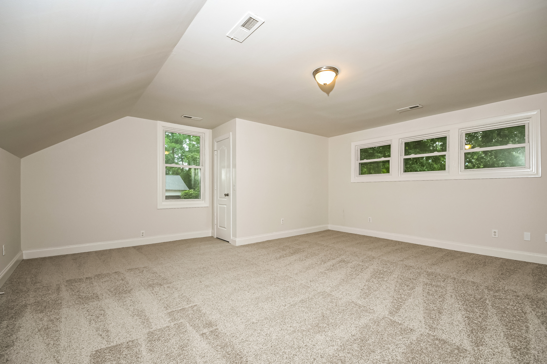 Photo 13 of 22 of 321 Eastover Cir, Summerville, SC