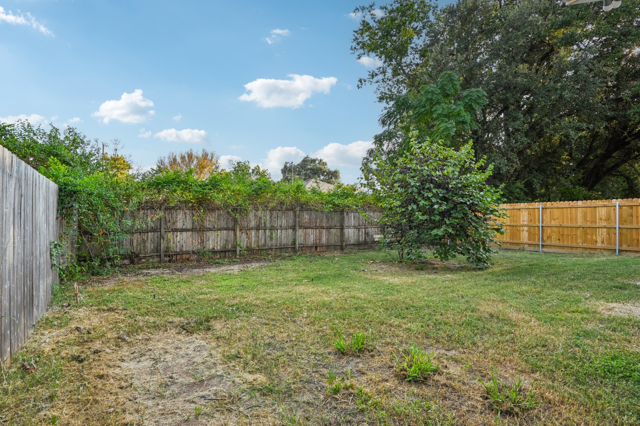 Photo 34 of 38 of 2714 Silkwood St, Dallas, TX