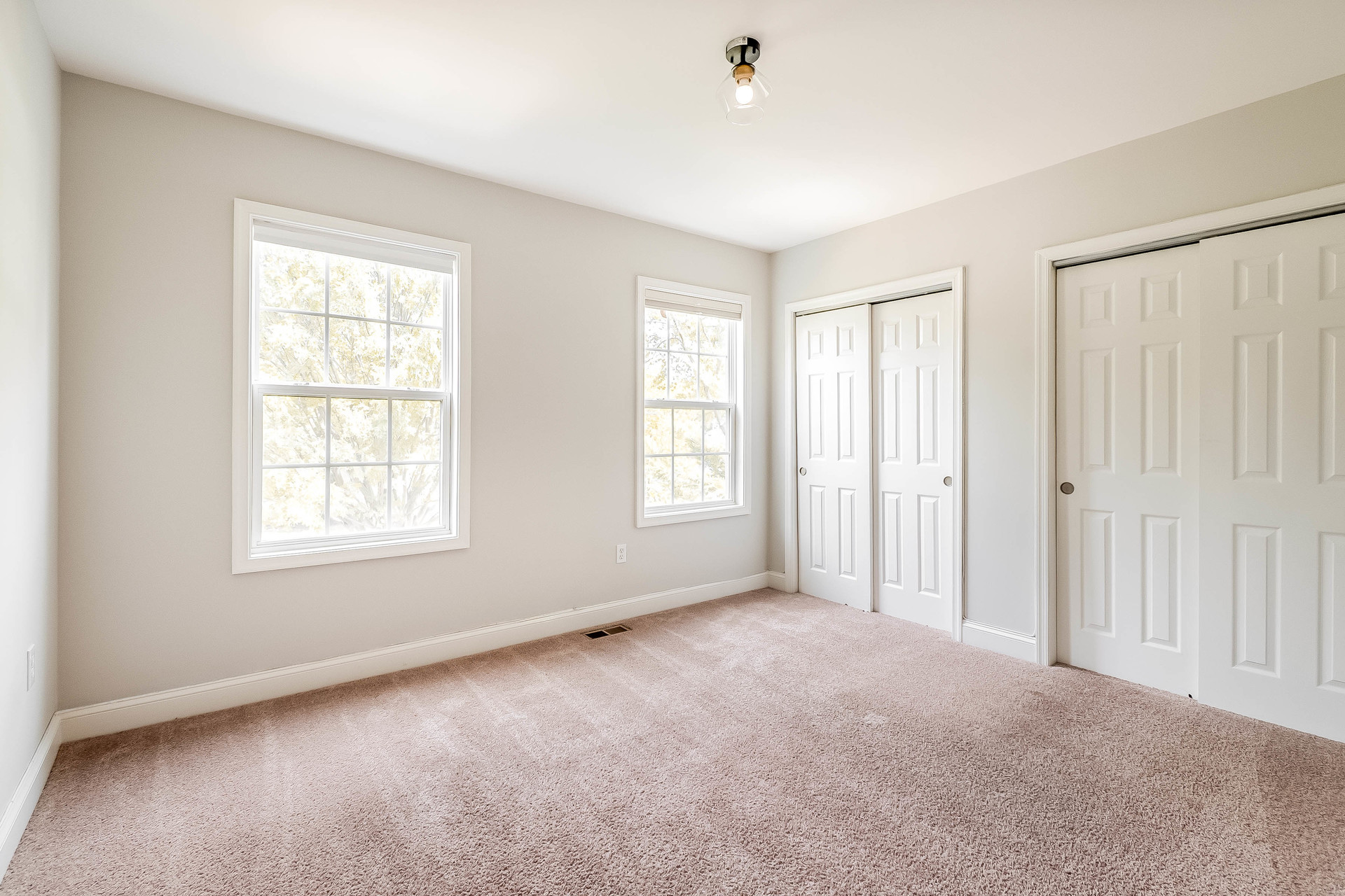 Photo 14 of 20 of 4933 Lee St NE, Washington, DC