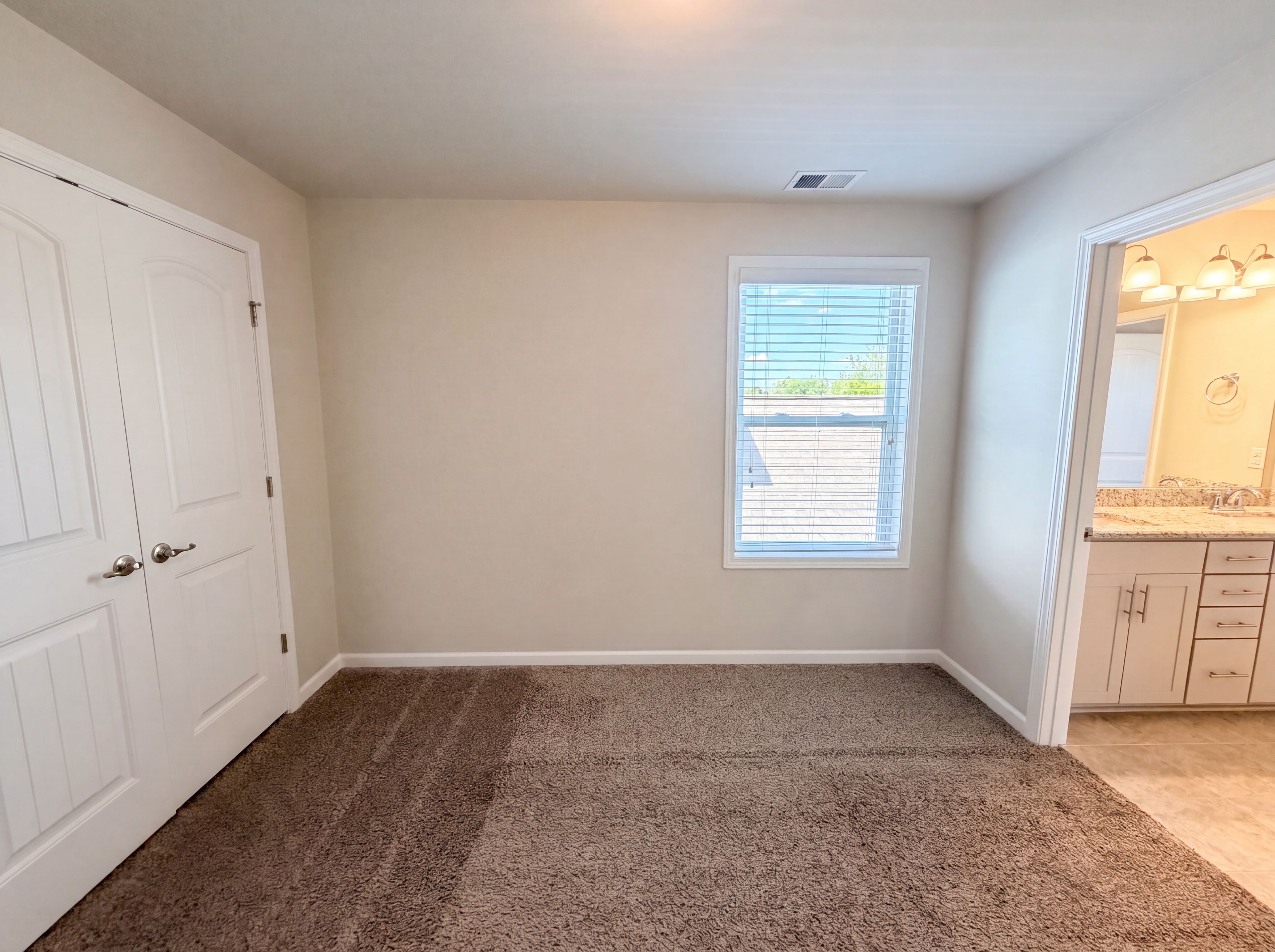 Photo 4 of 21 of 415 Prestige Ct, Pleasant View, TN