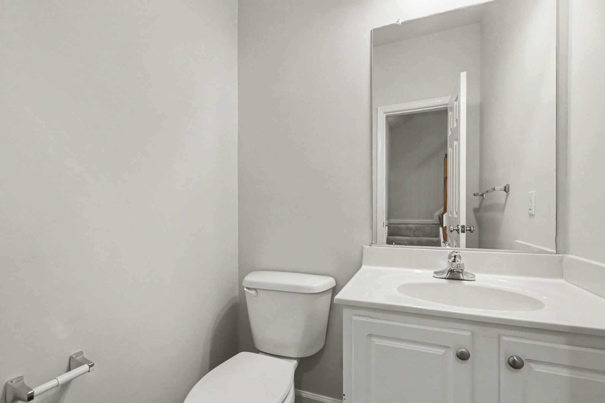 Photo 15 of 19 of 16759 Shingle Oak Dr, Woodbridge, VA