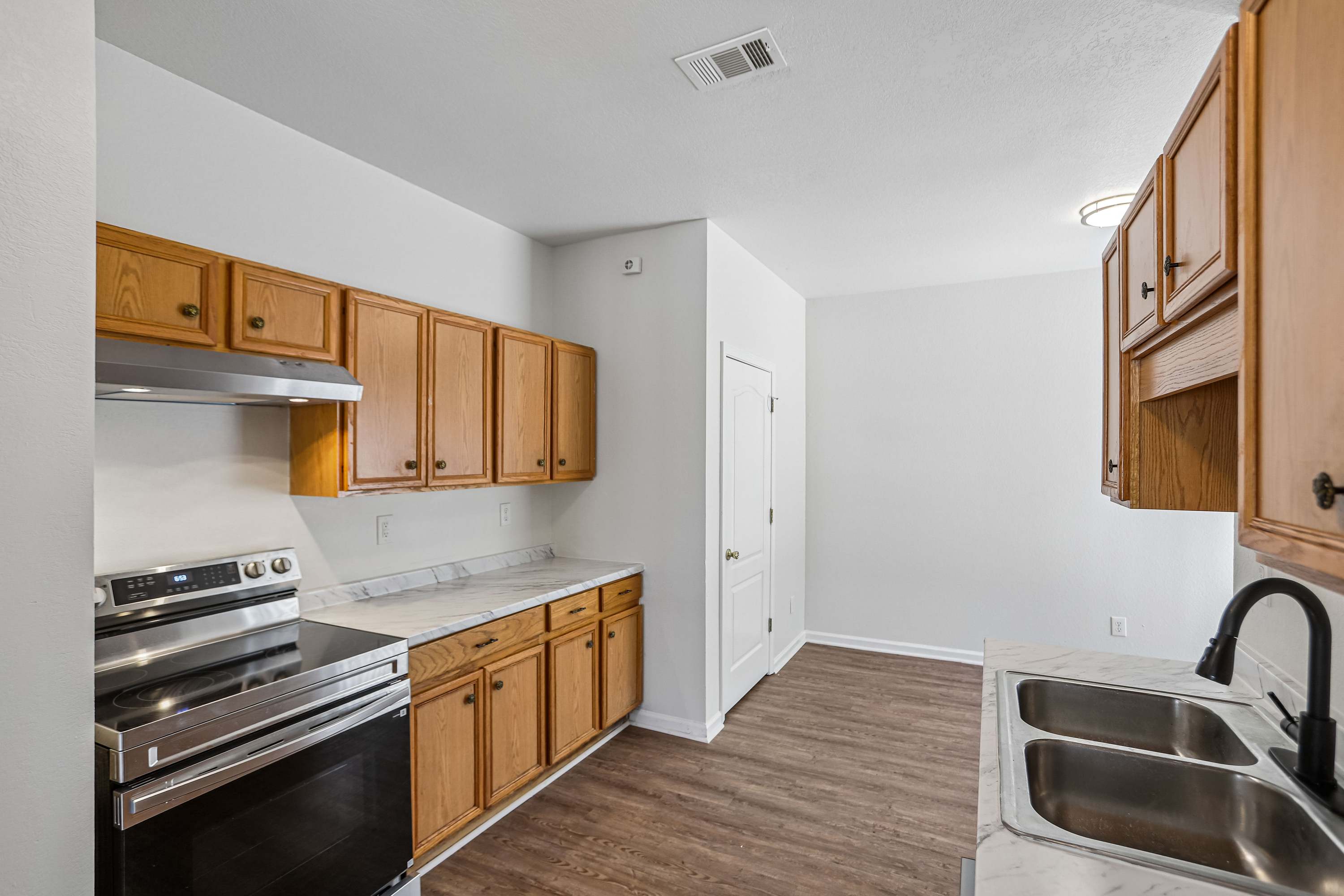 Photo 6 of 19 of 387 Apple Blossom Way, Macon, GA