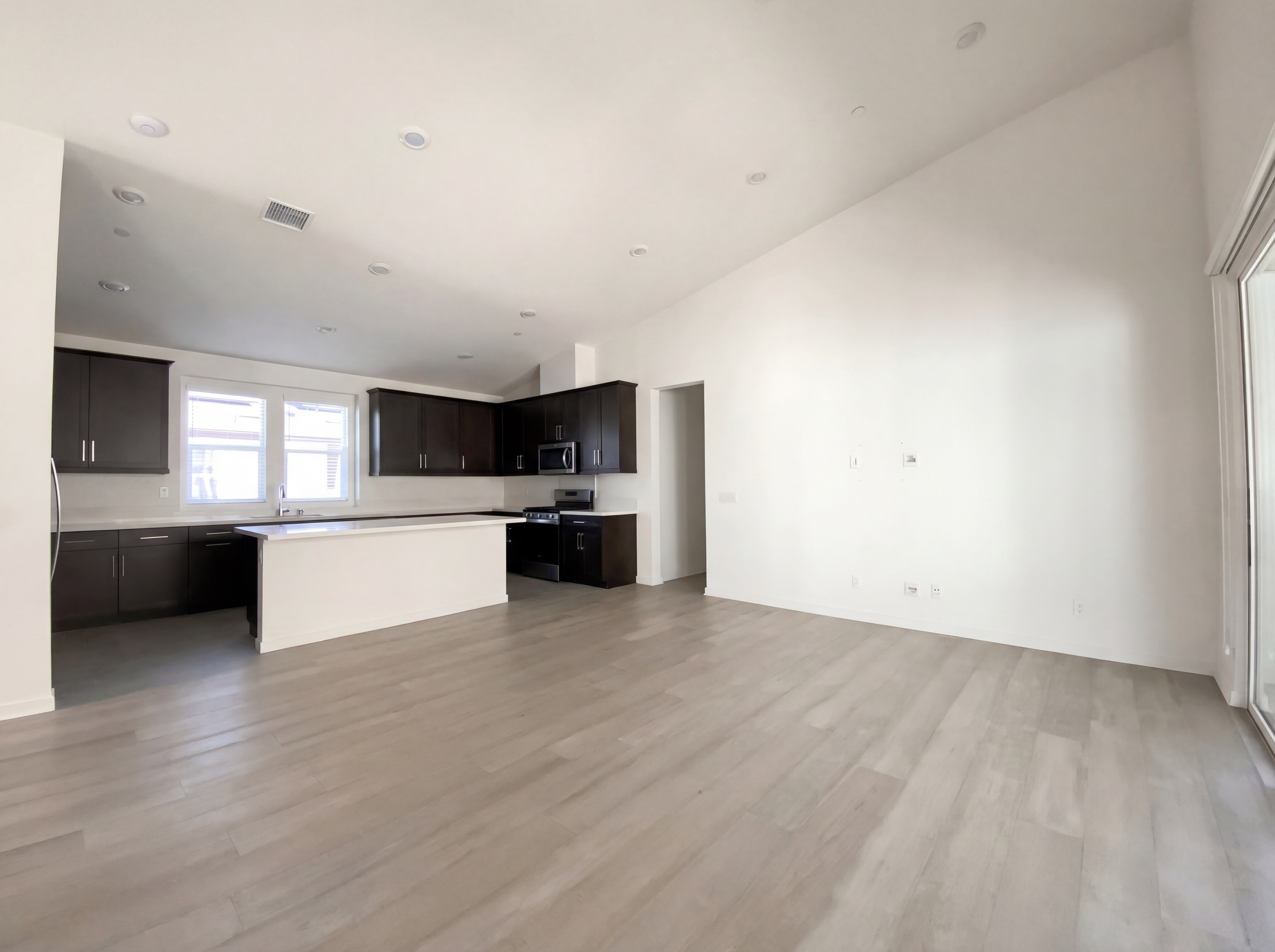 Photo 3 of 18 of 10462 Newbliss Way, San Diego, CA
