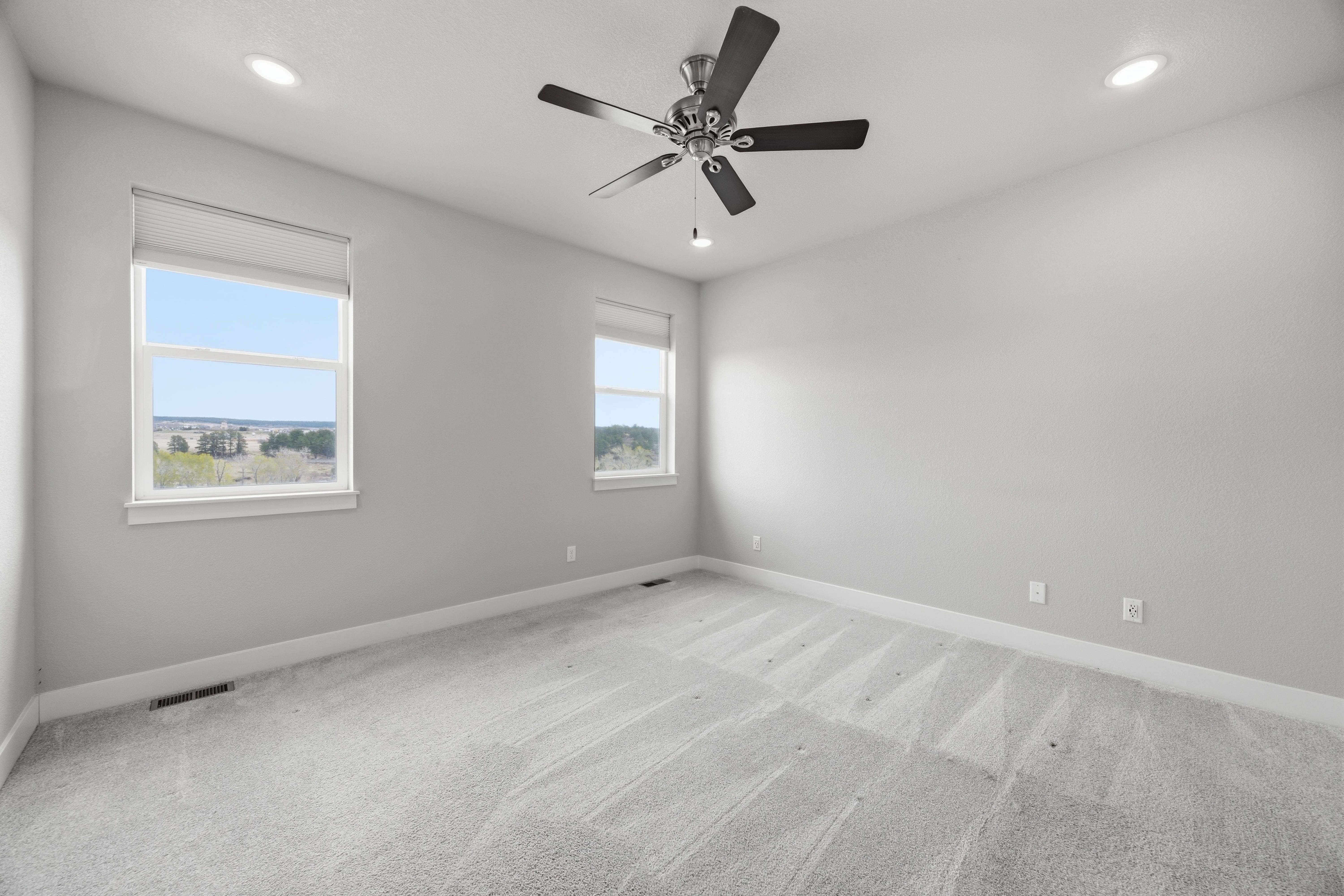 Photo 4 of 51 of 15637 Native Willow Dr, Monument, CO