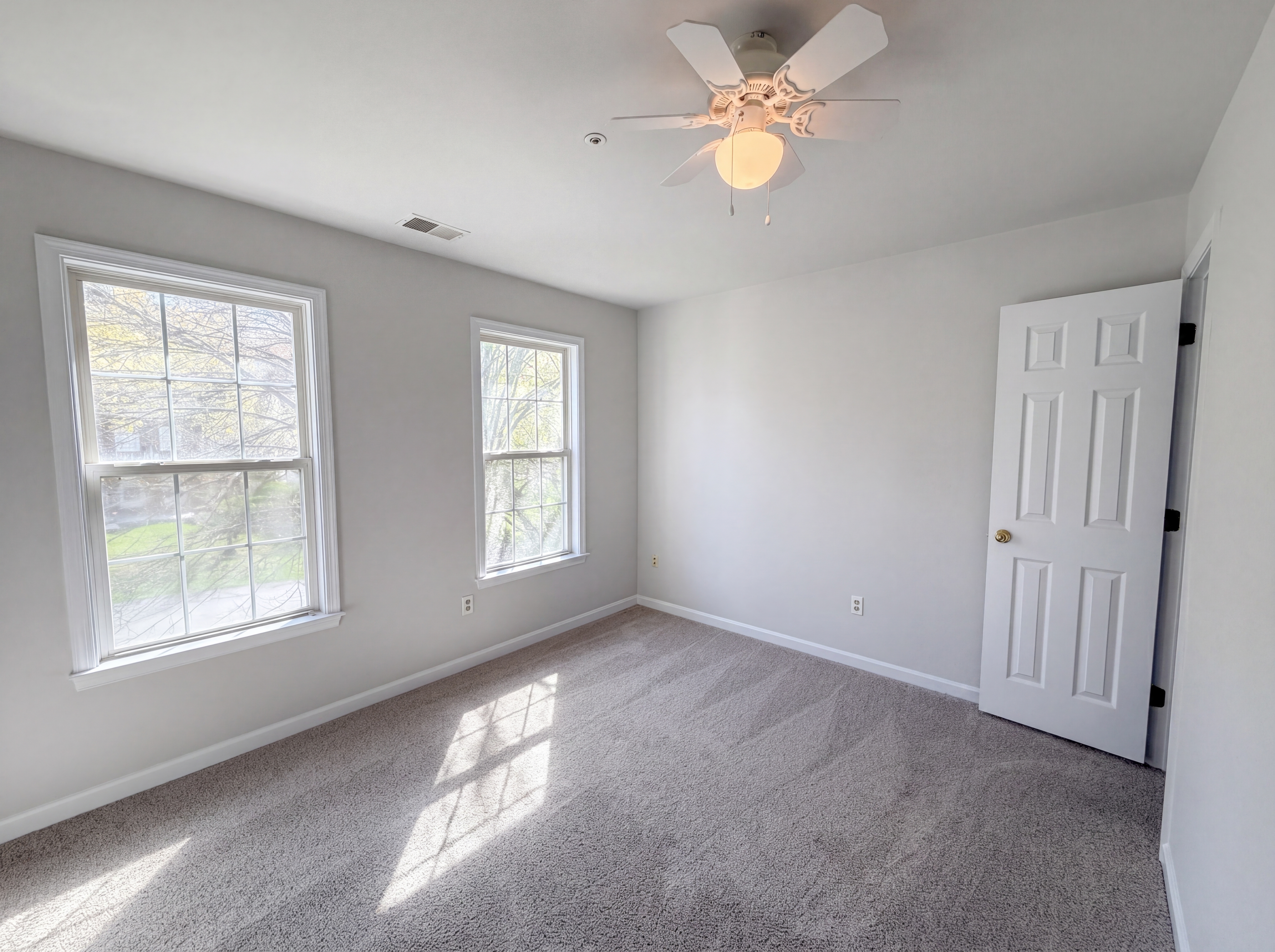 Photo 4 of 31 of 12608 Quarterhorse Dr, Bowie, MD