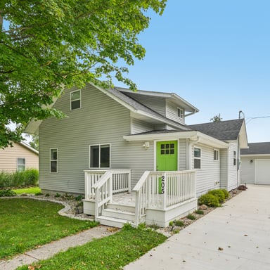 Property photo 1 of 205 N Washington St