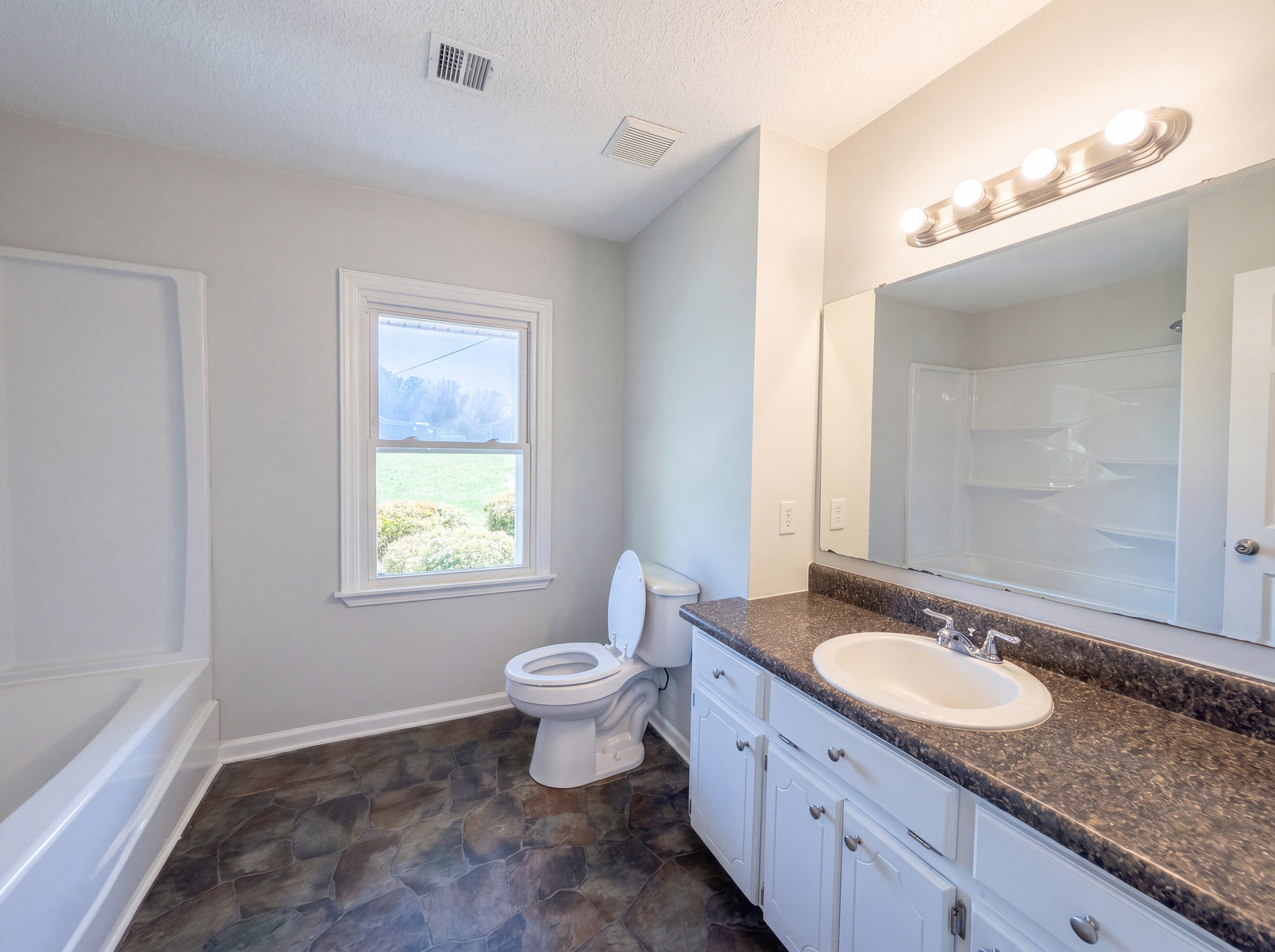 Photo 6 of 19 of 272 Wolfe Ln, Inman, SC