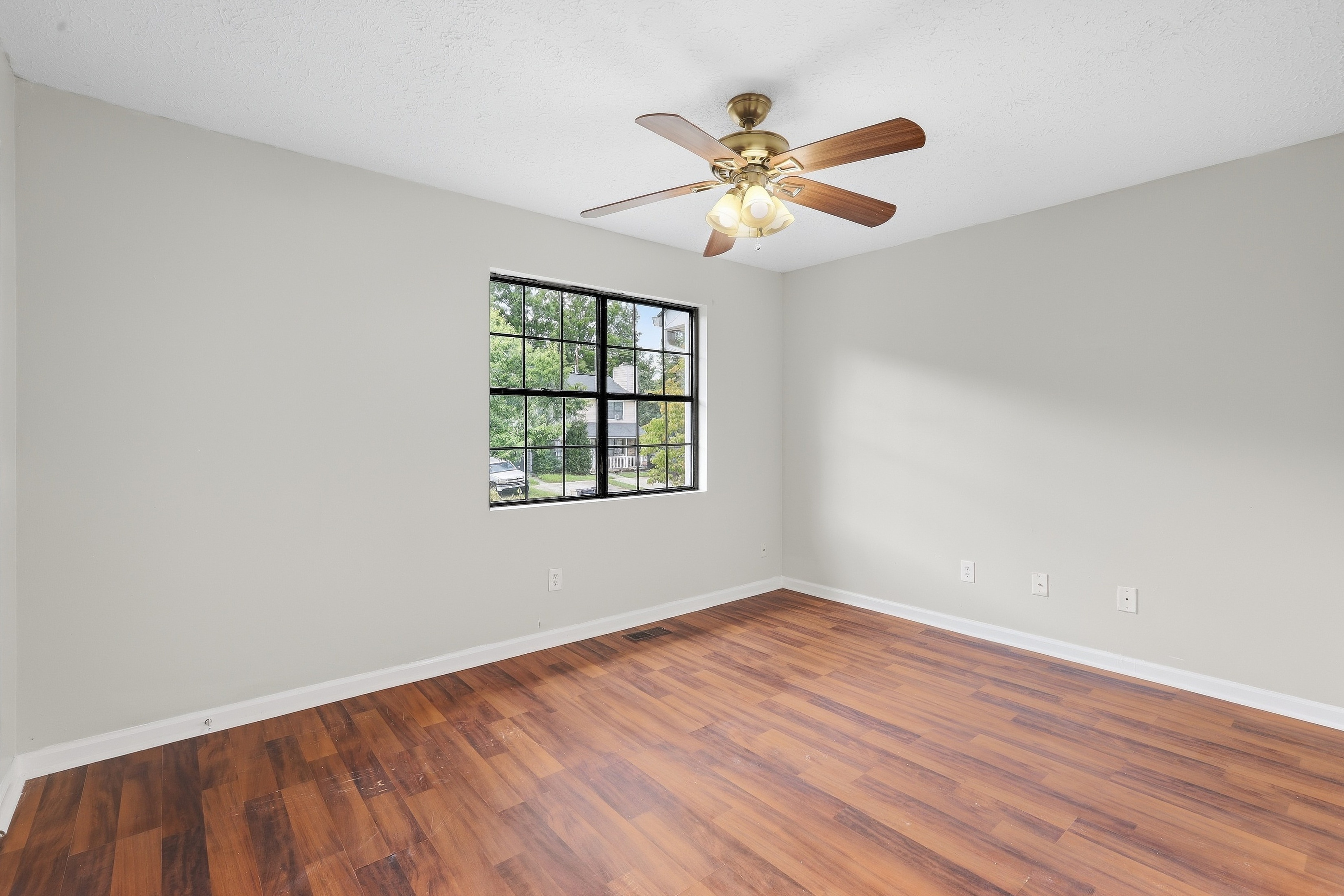 Photo 12 of 24 of 6977 Flagstone Dr, Austell, GA