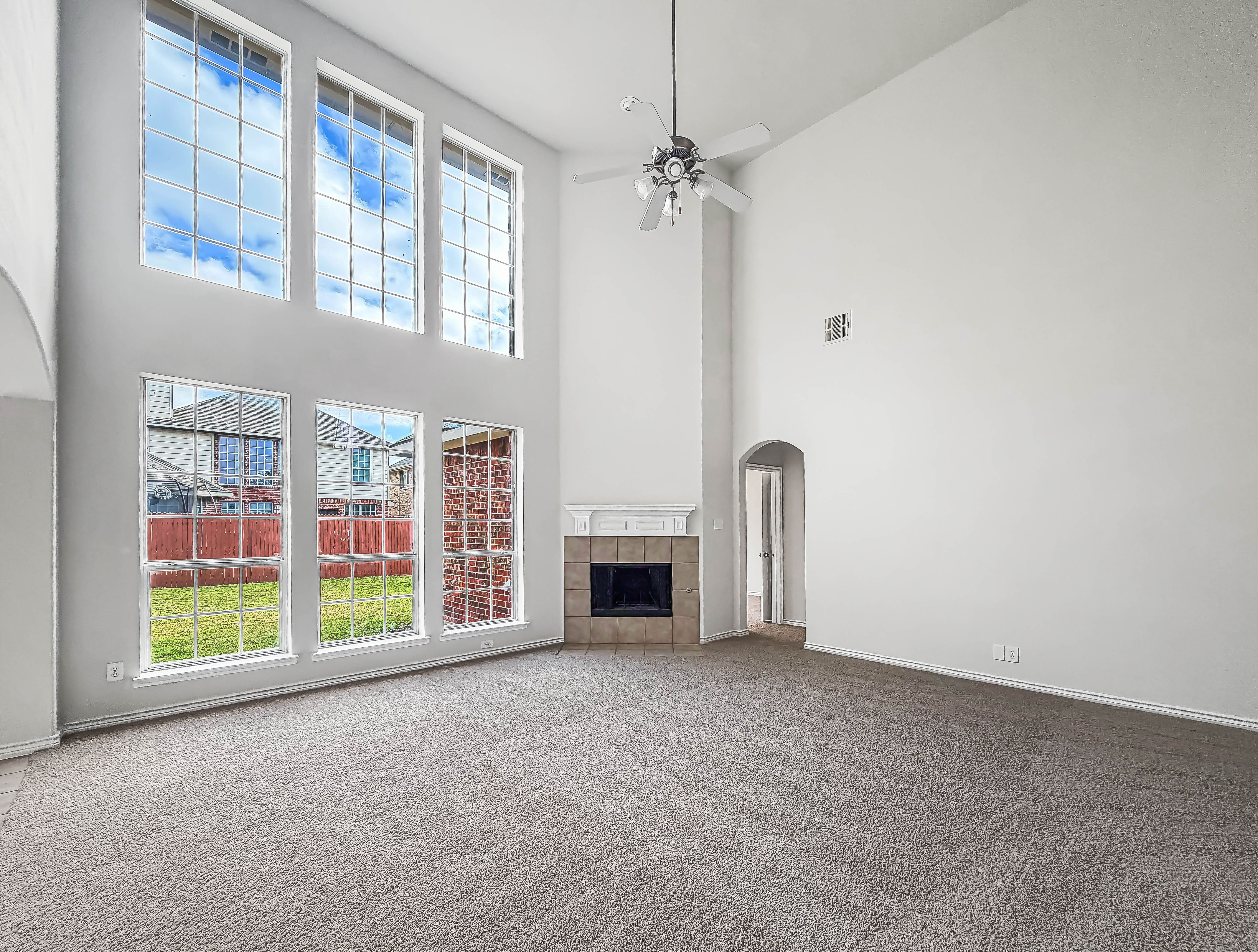 Photo 3 of 31 of 8212 Boulder River Trl, McKinney, TX