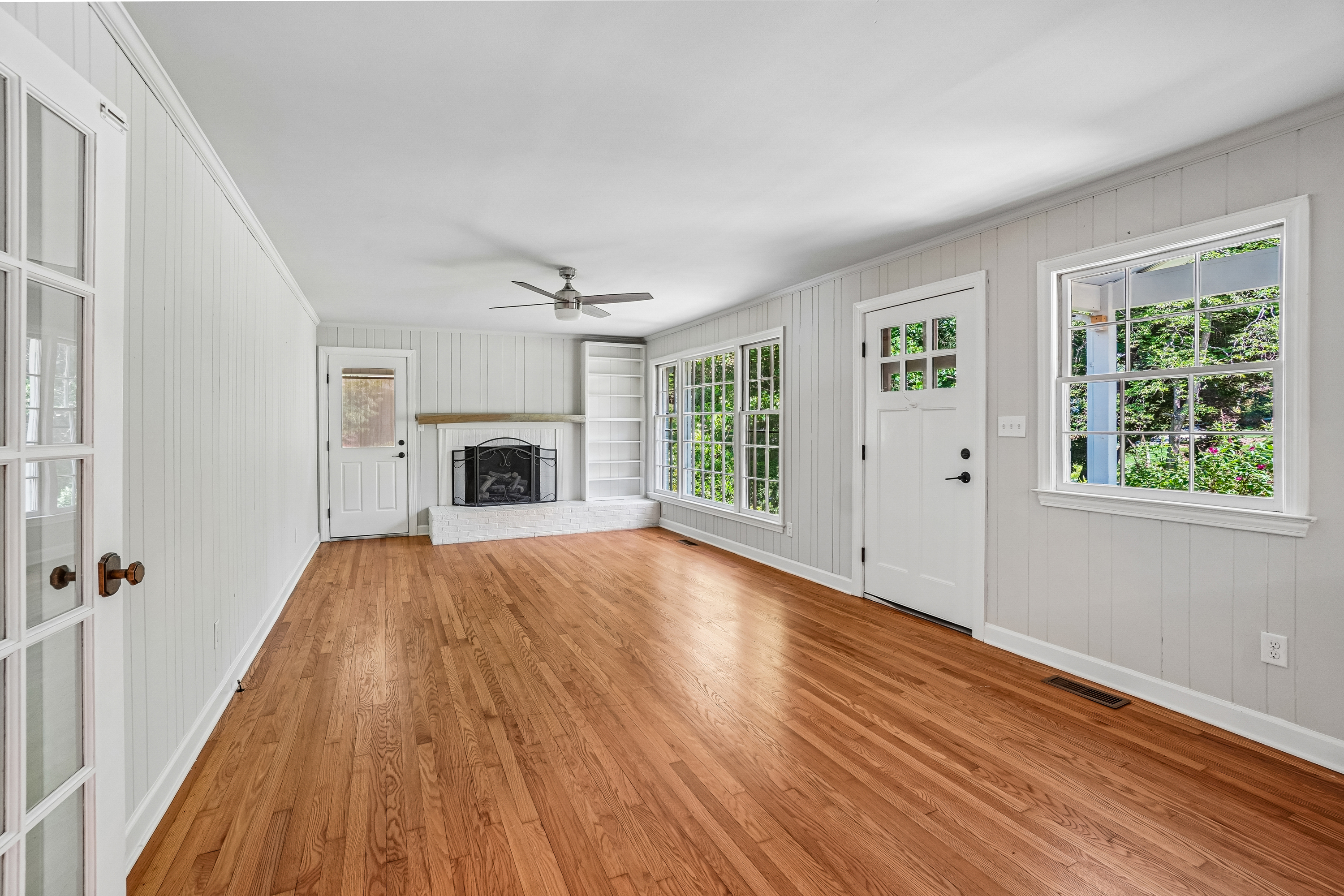 Photo 3 of 51 of 28 Ridgefield Pl, Biltmore Forest, NC