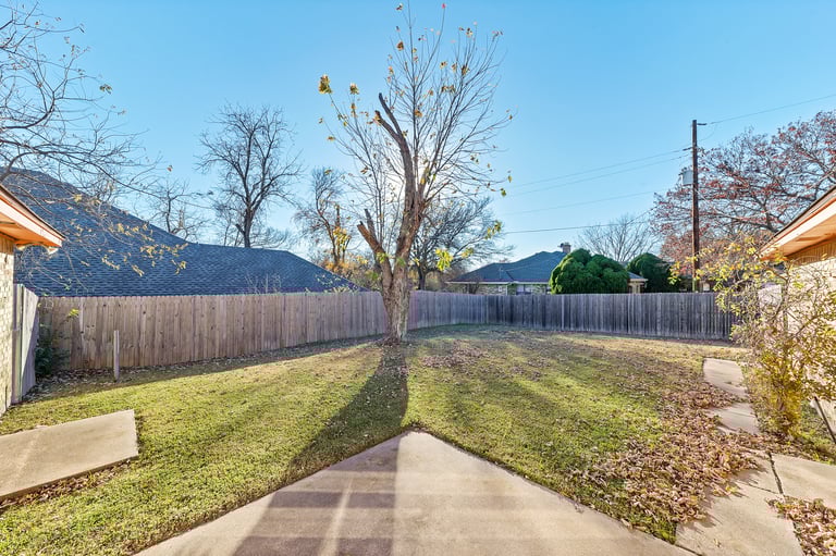 Photo 21 of 22 - 1931 Timberline Cir, Duncanville, TX 75137