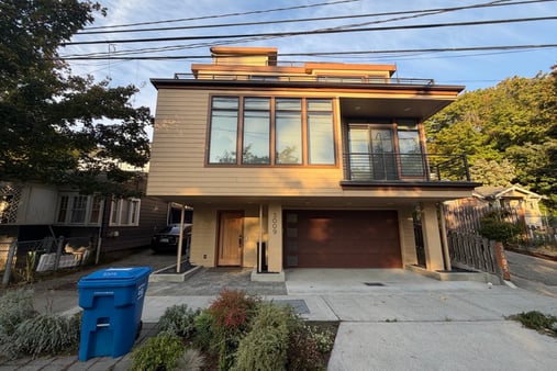 Photo 1 of 21 of 3009 Harbor Ave SW, Seattle, WA