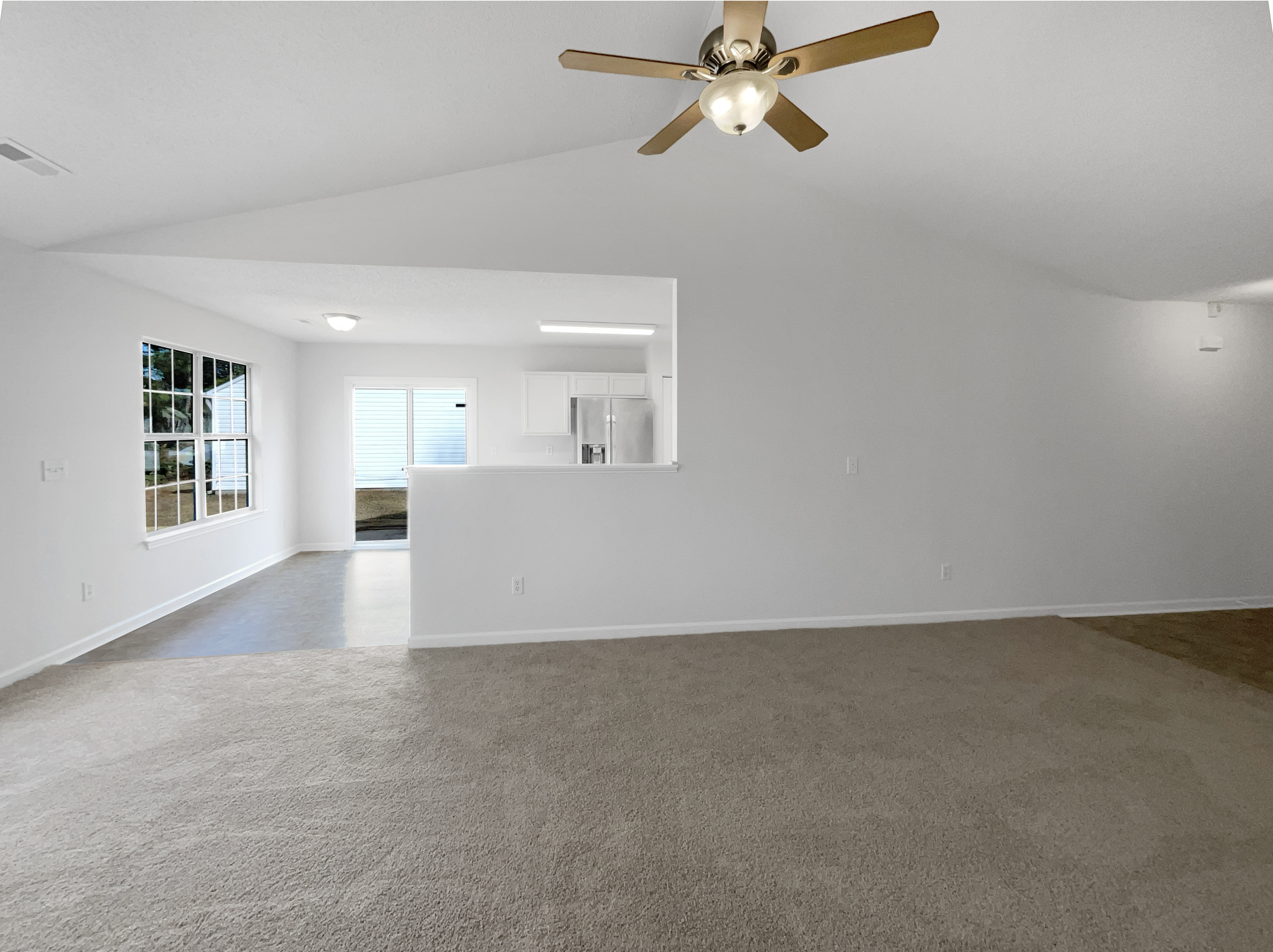 Photo 10 of 19 of 306 Revis Creek Ct, Simpsonville, SC