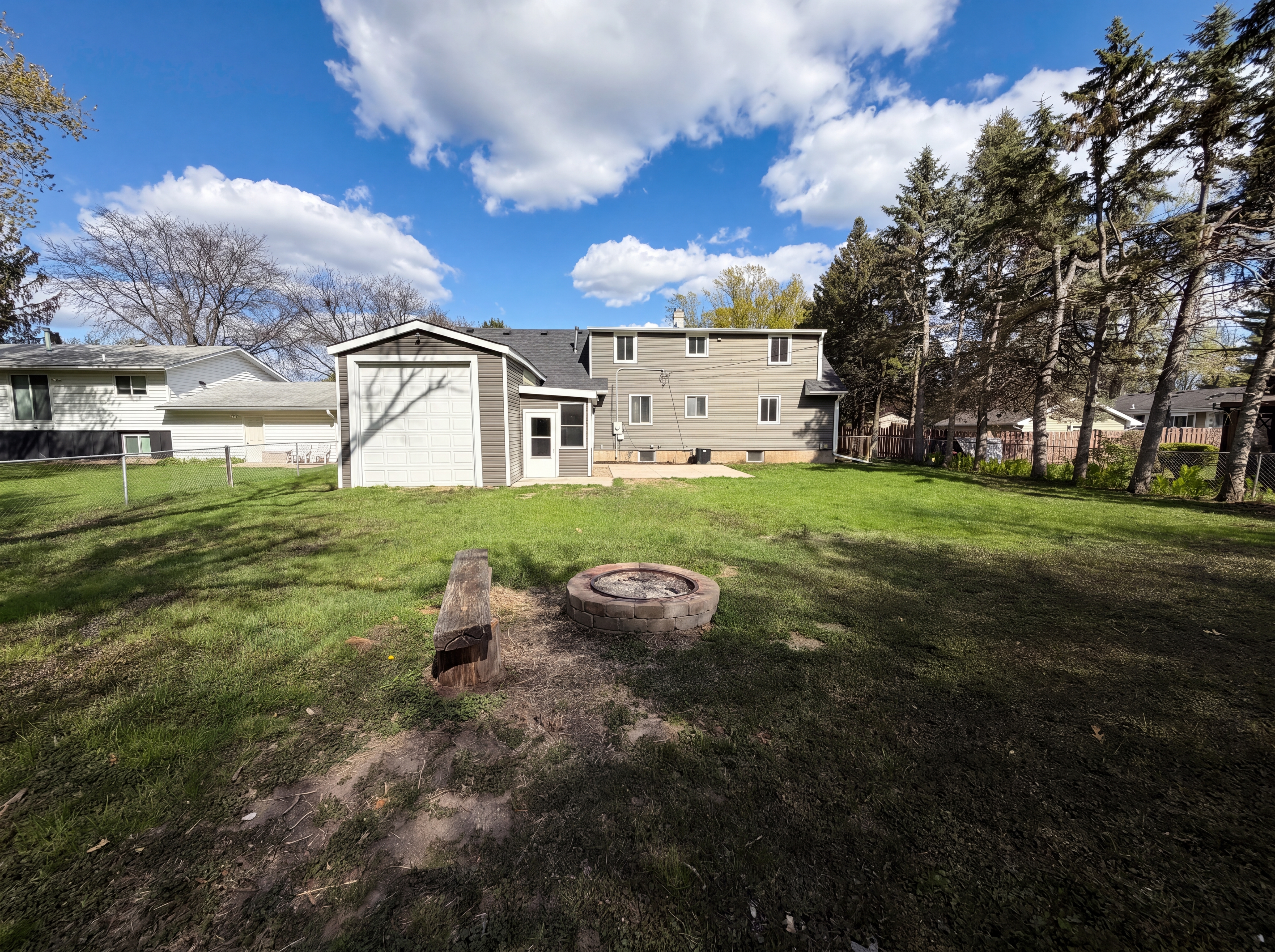 Photo 31 of 34 of 4835 Sandra Ln, White Bear Lake, MN