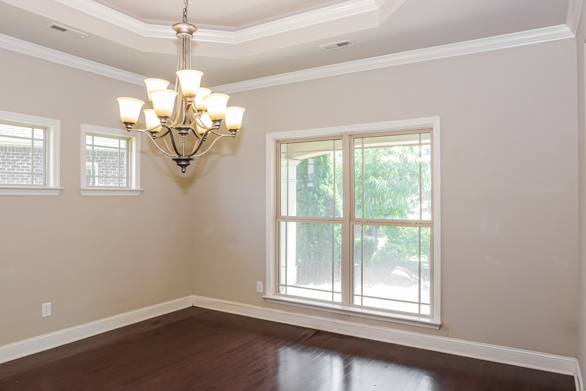 Photo 12 of 21 of 402 Mossyleaf Dr SW, Huntsville, AL