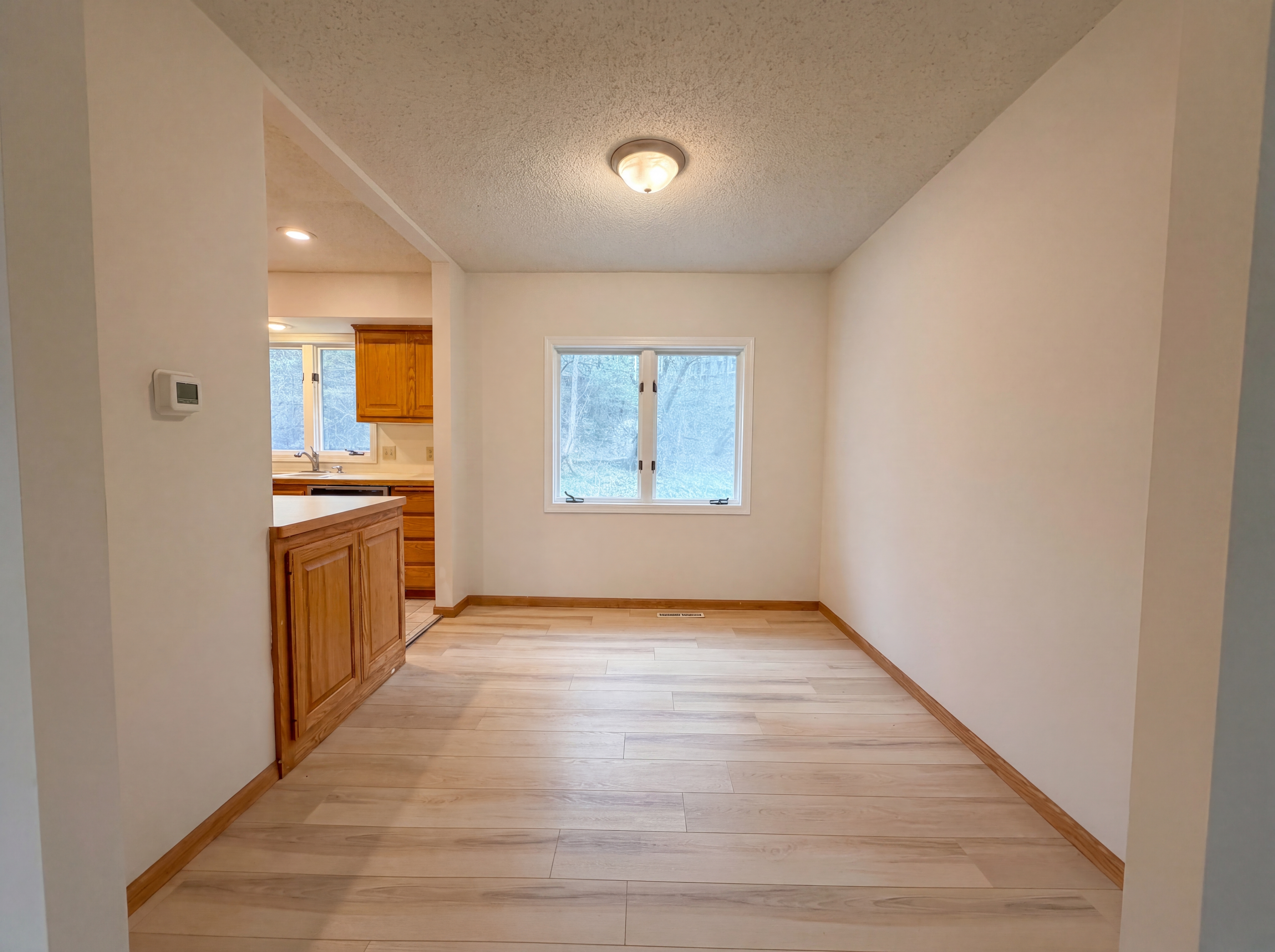 Photo 6 of 20 of 6475 Grand View Dr, Eden Prairie, MN