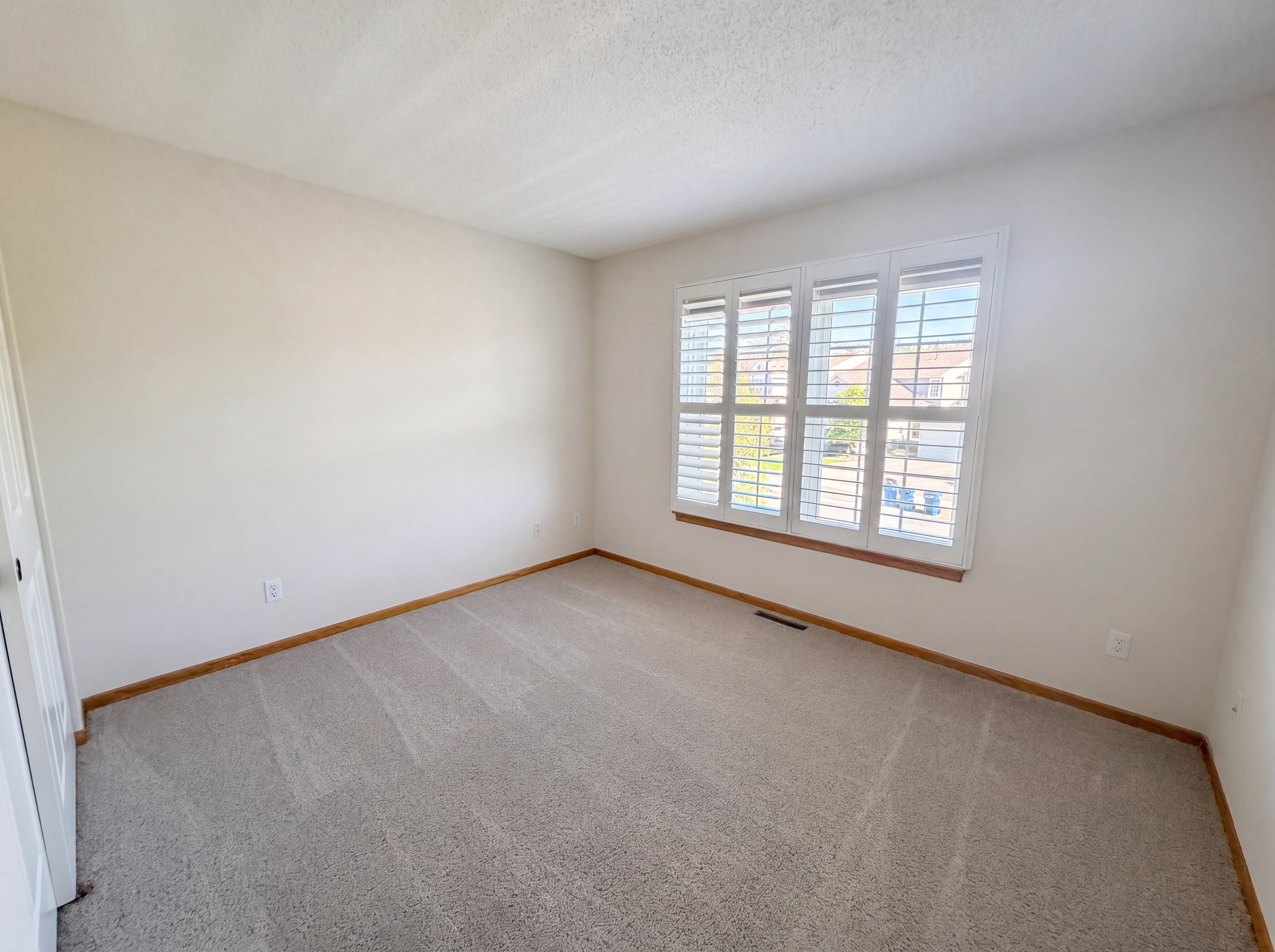 Photo 17 of 26 of 17005 78th Pl N, Maple Grove, MN