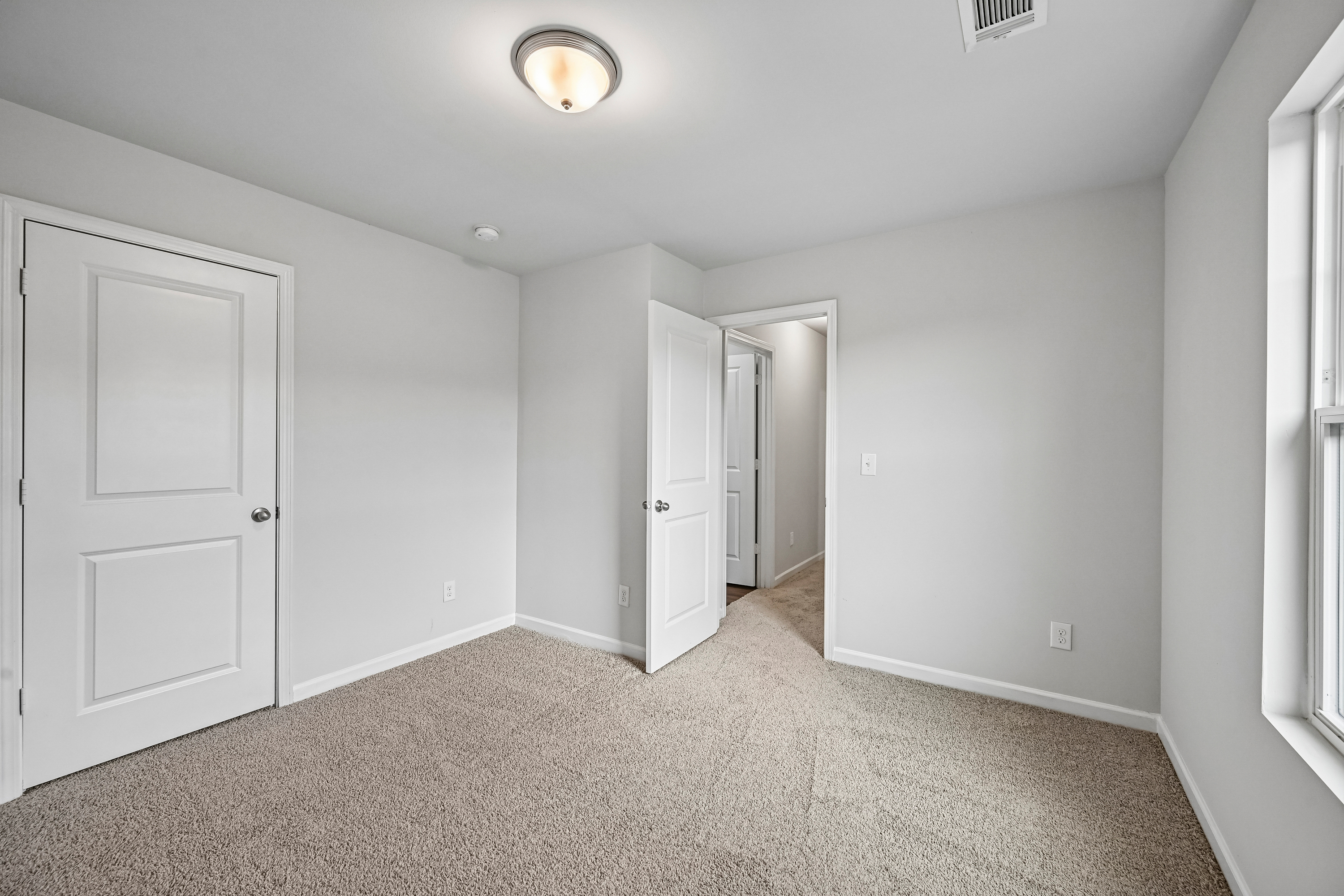 Photo 12 of 34 of 203 Scotland Dr, Dallas, GA