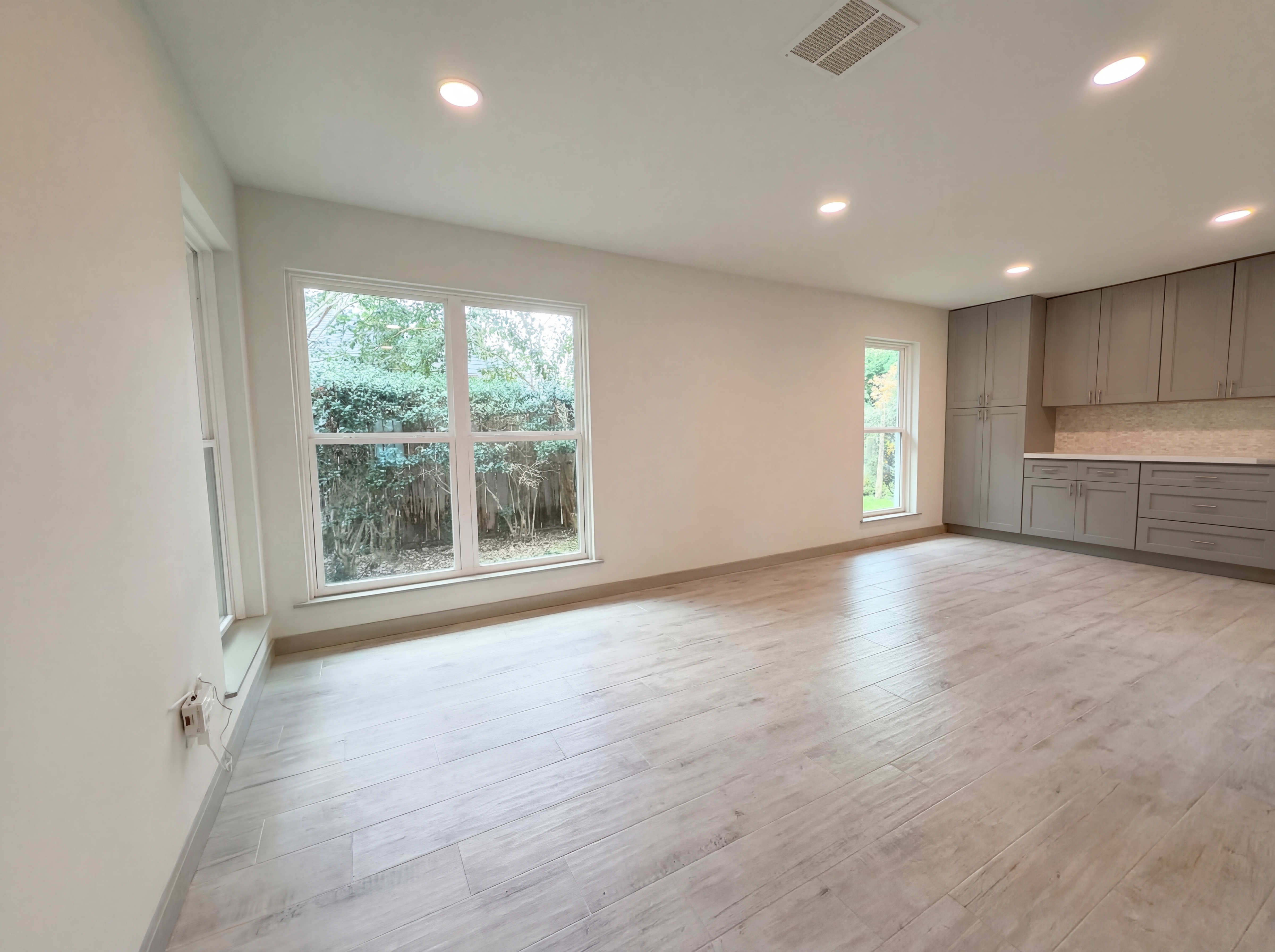 Photo 7 of 19 of 10726 Sugar Hill Dr, Houston, TX