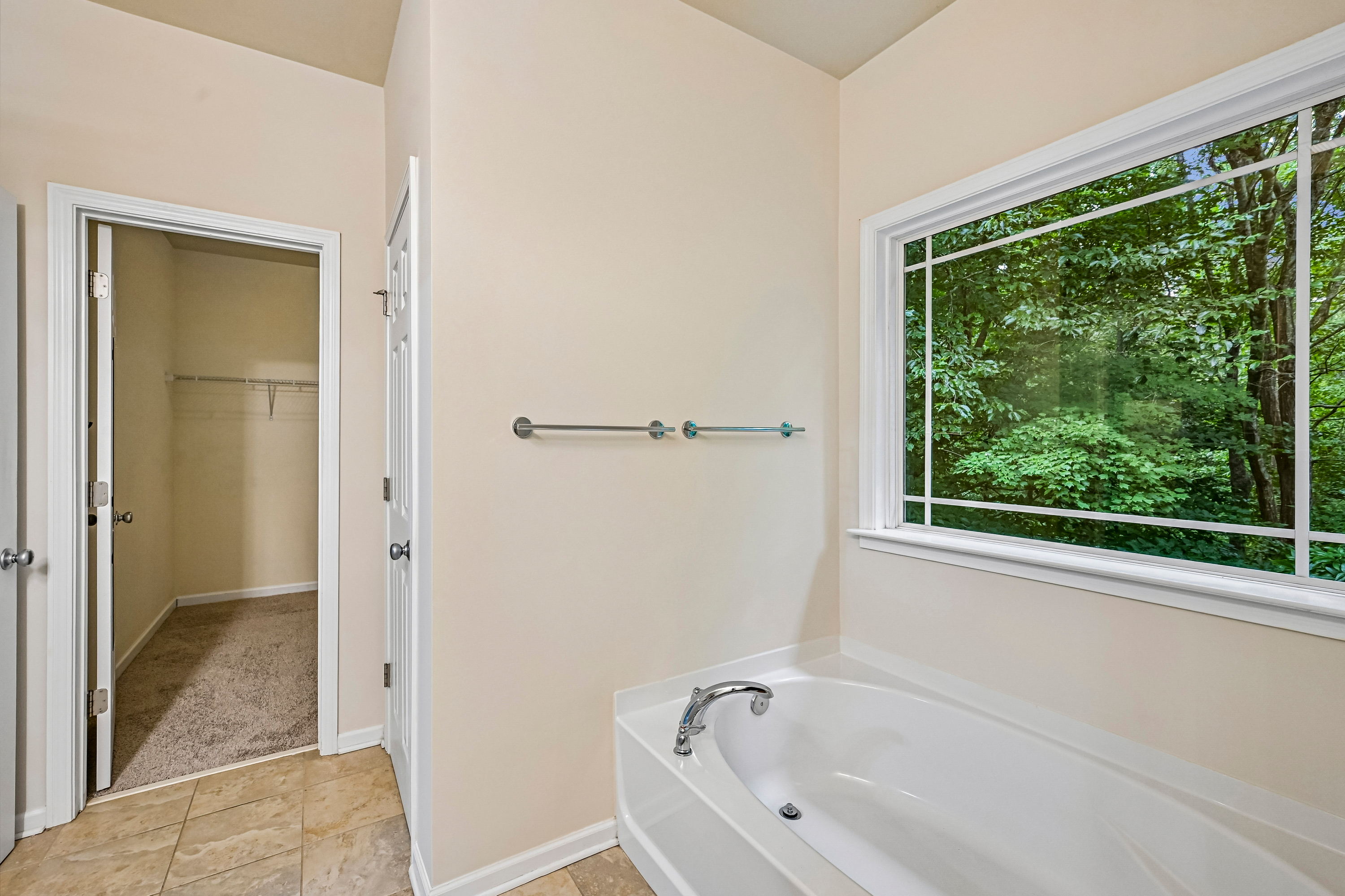 Photo 19 of 45 of 261 Potomac Dr, Dallas, GA