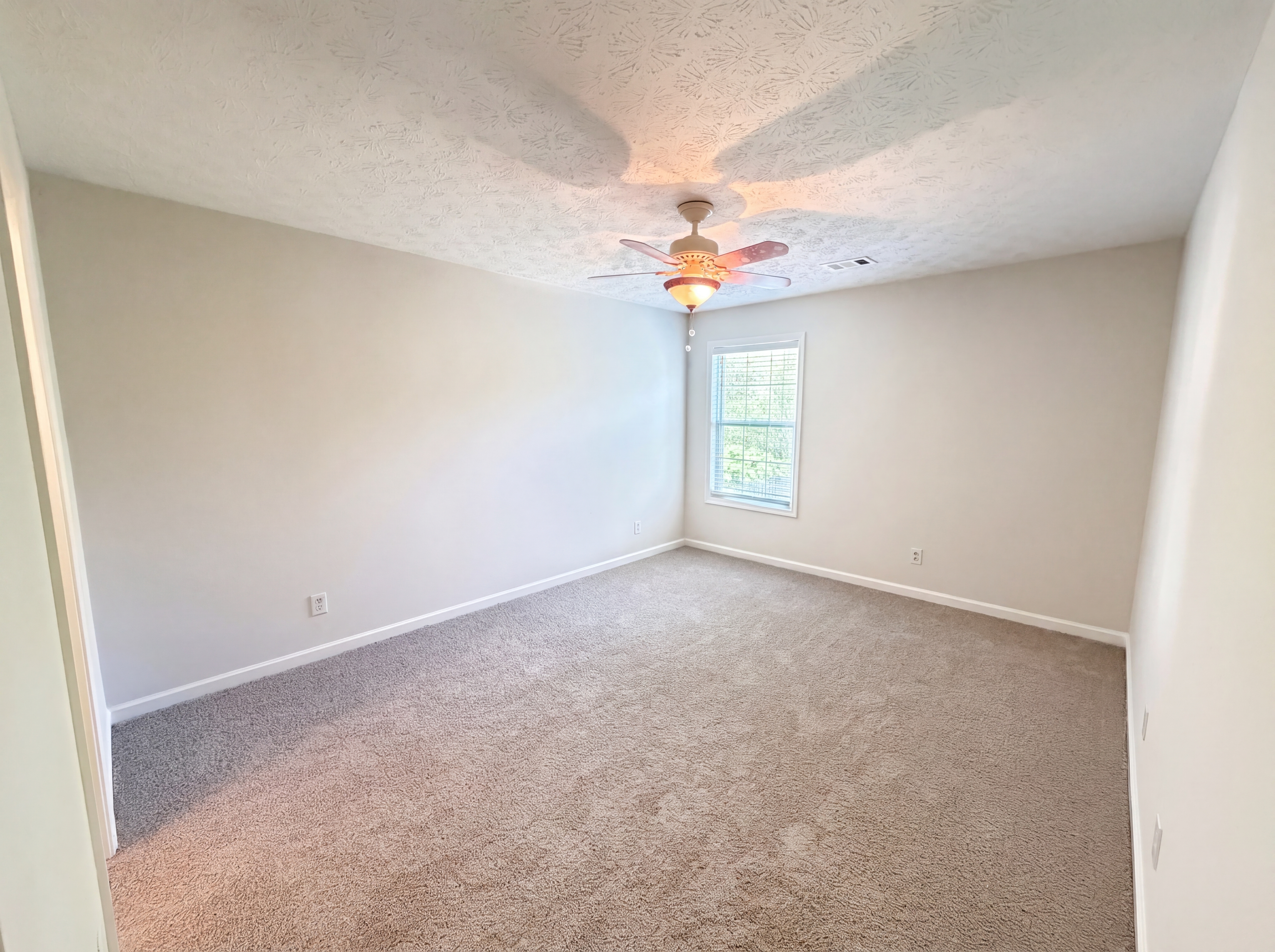 Photo 4 of 21 of 13331 Harpley Ct, Alpharetta, GA