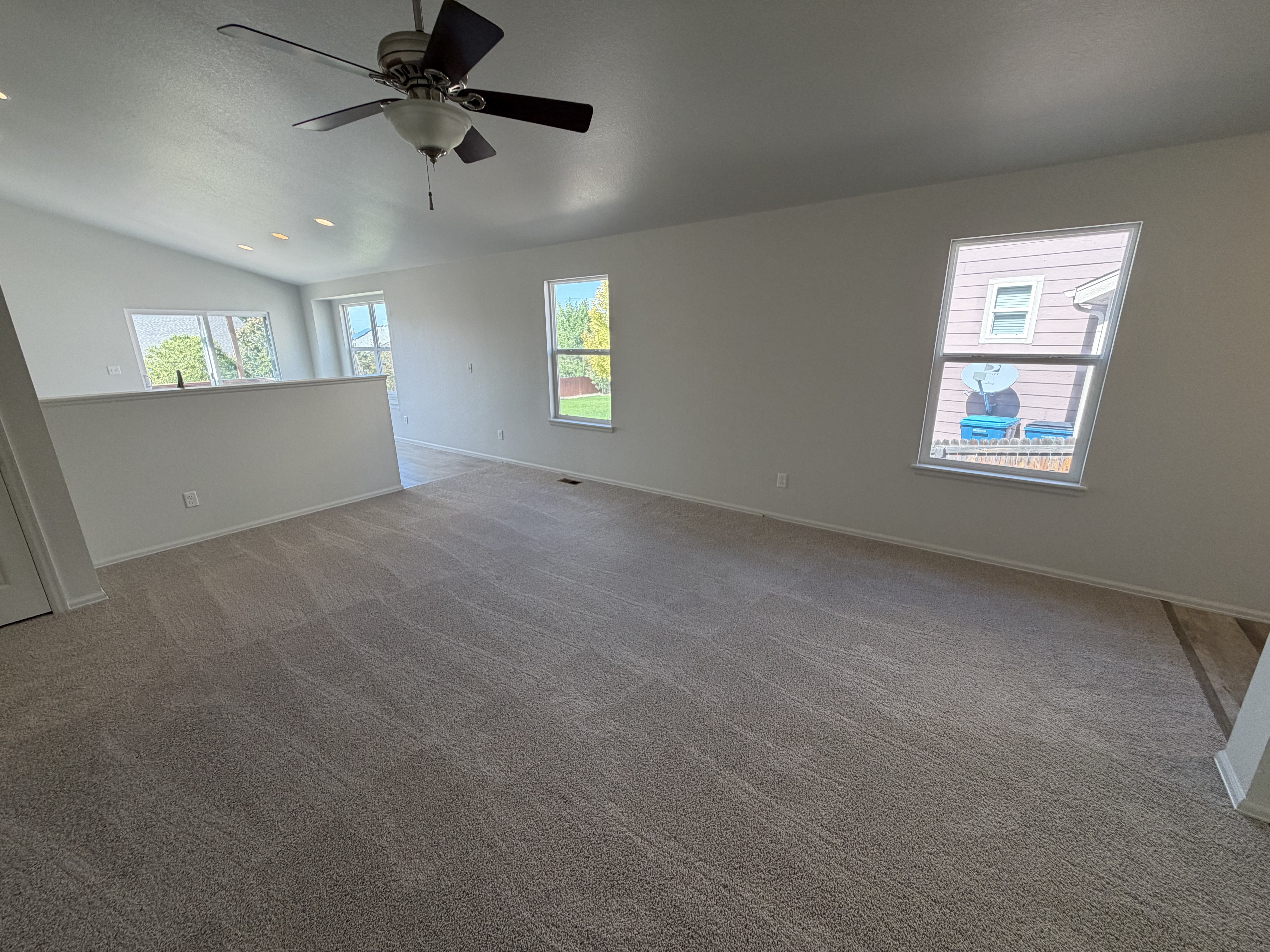 Photo 3 of 31 of 10273 Olathe St, Commerce City, CO