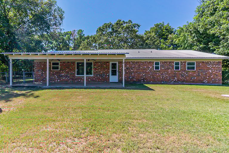 Photo 7 of 23 - 1500 Arvel Cir, Azle, TX 76020