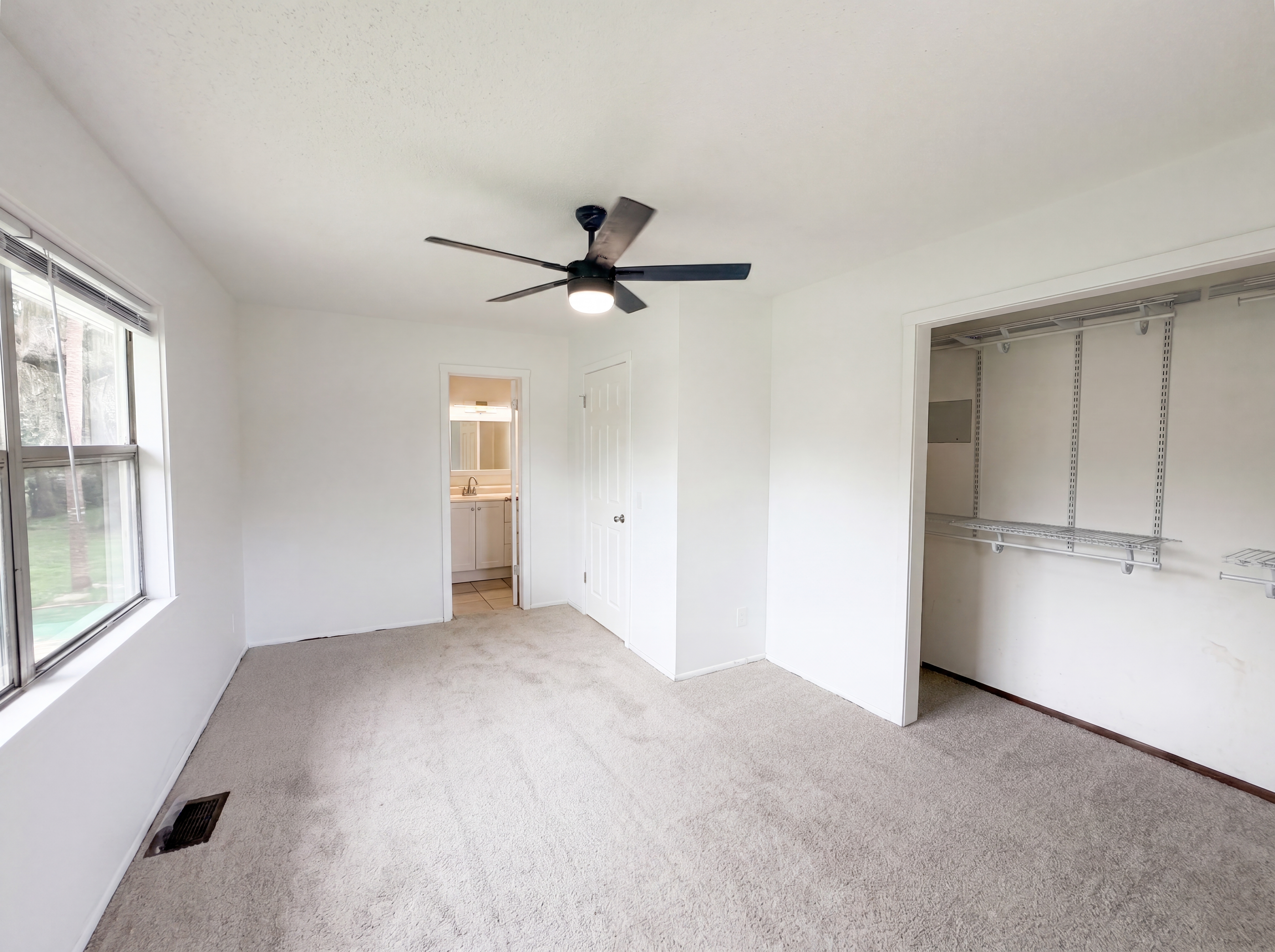 Photo 9 of 20 of 22415 Horizon Vistas Dr, Eustis, FL