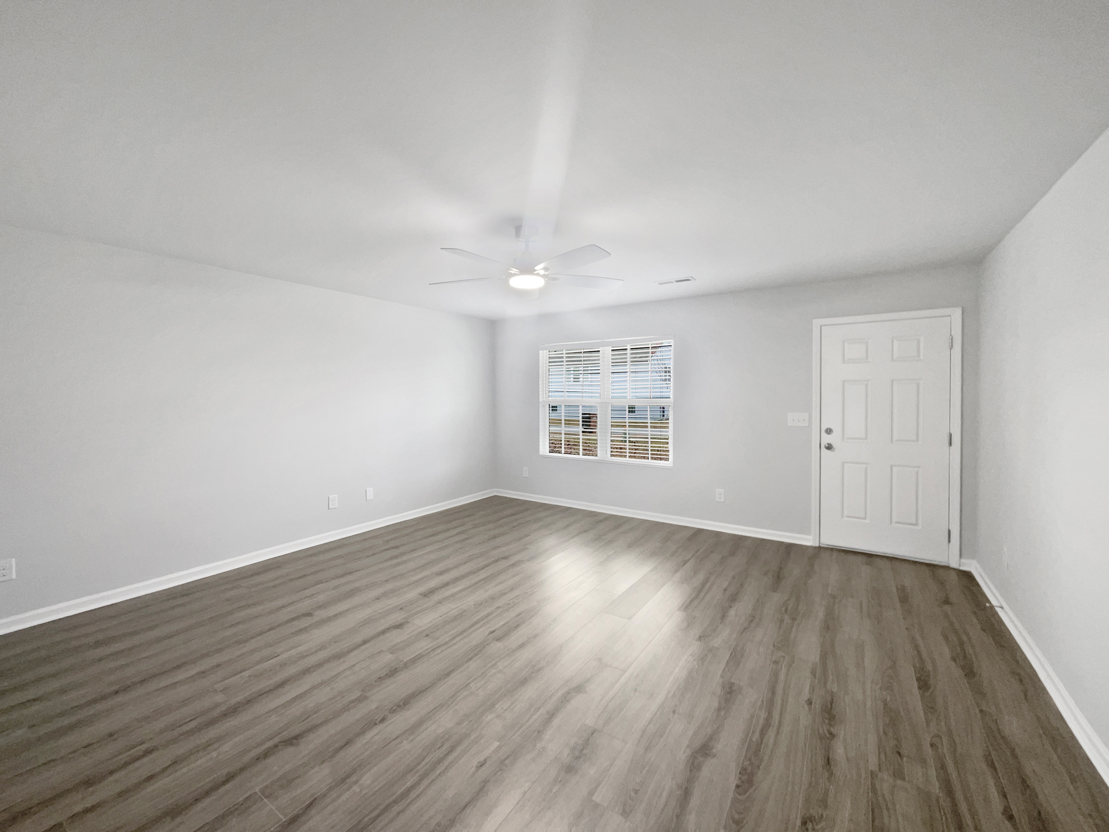 Photo 3 of 17 of 324 Valerie Dr, Lincolnton, NC
