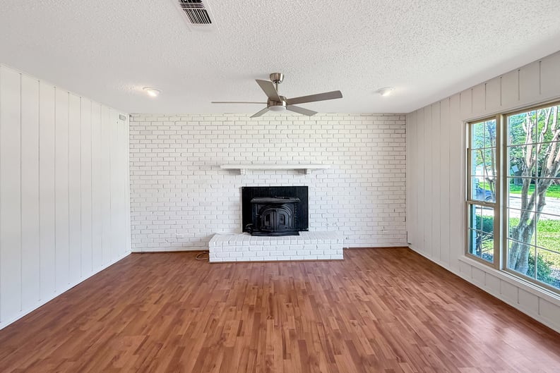 Property photo 3 of 305 Deer Creek Rd
