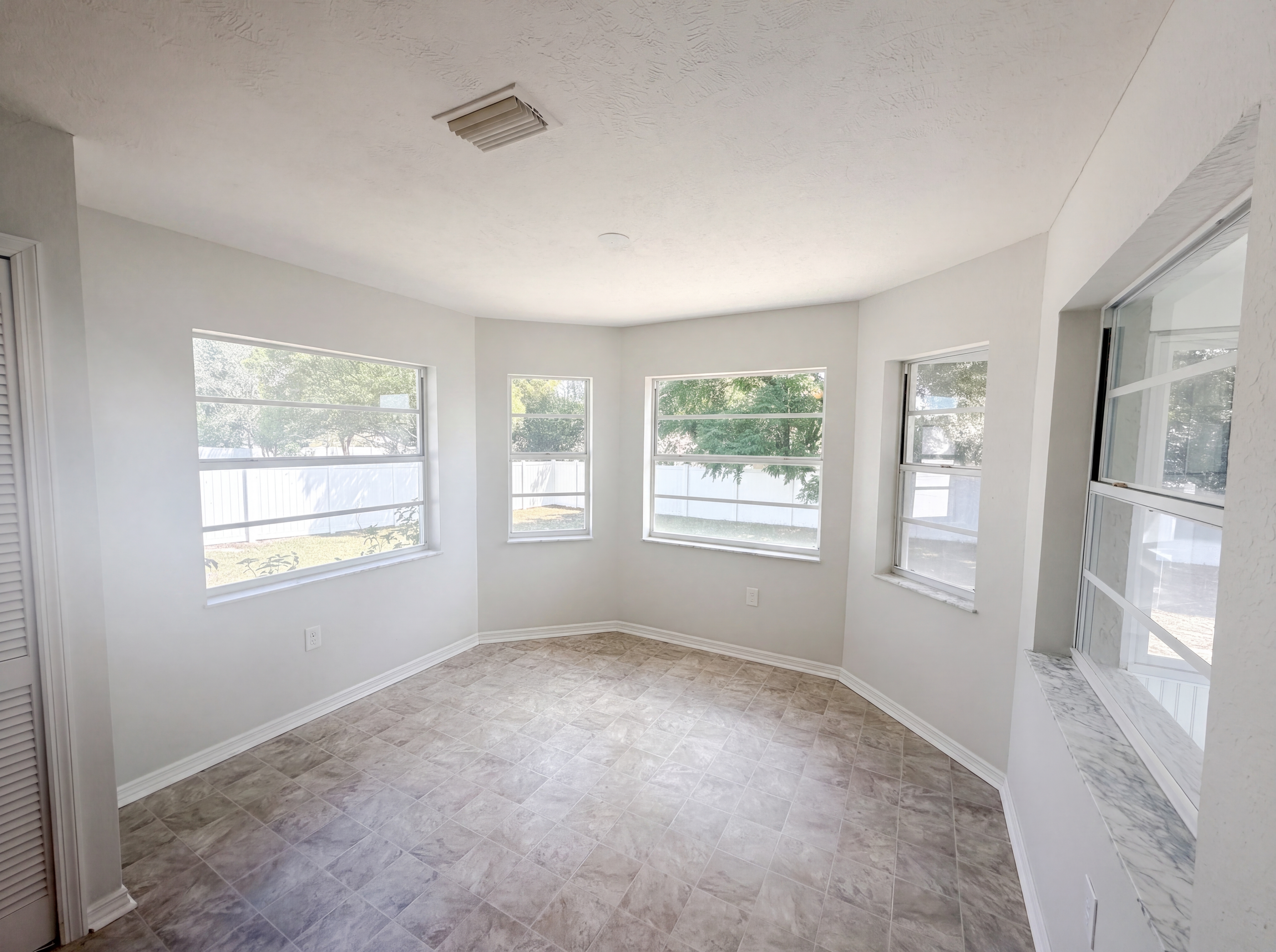 Photo 11 of 23 of 5134 Quintilis St, Spring Hill, FL
