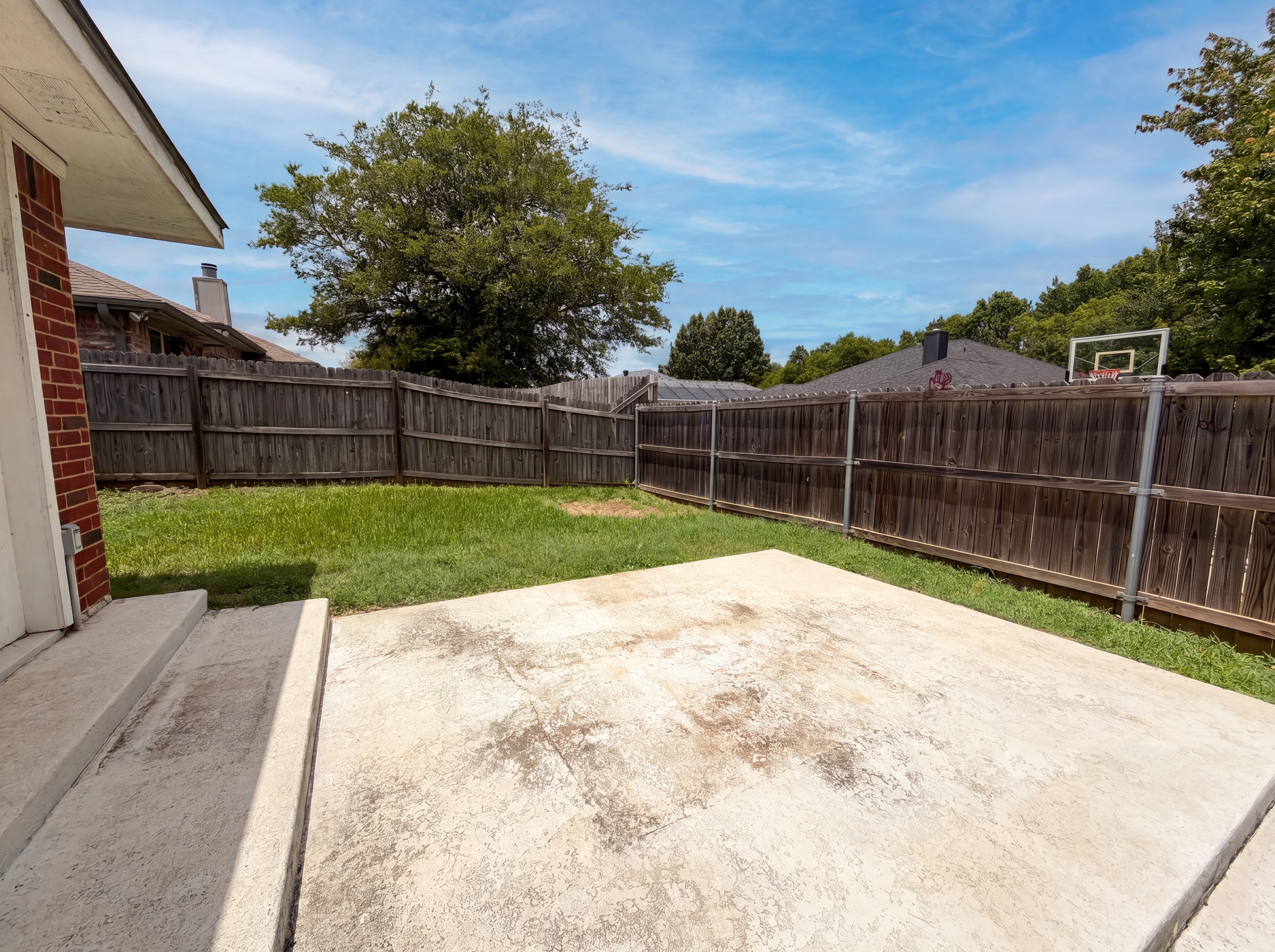 Photo 5 of 17 of 10740 Southern Trace Cir, Flint, TX