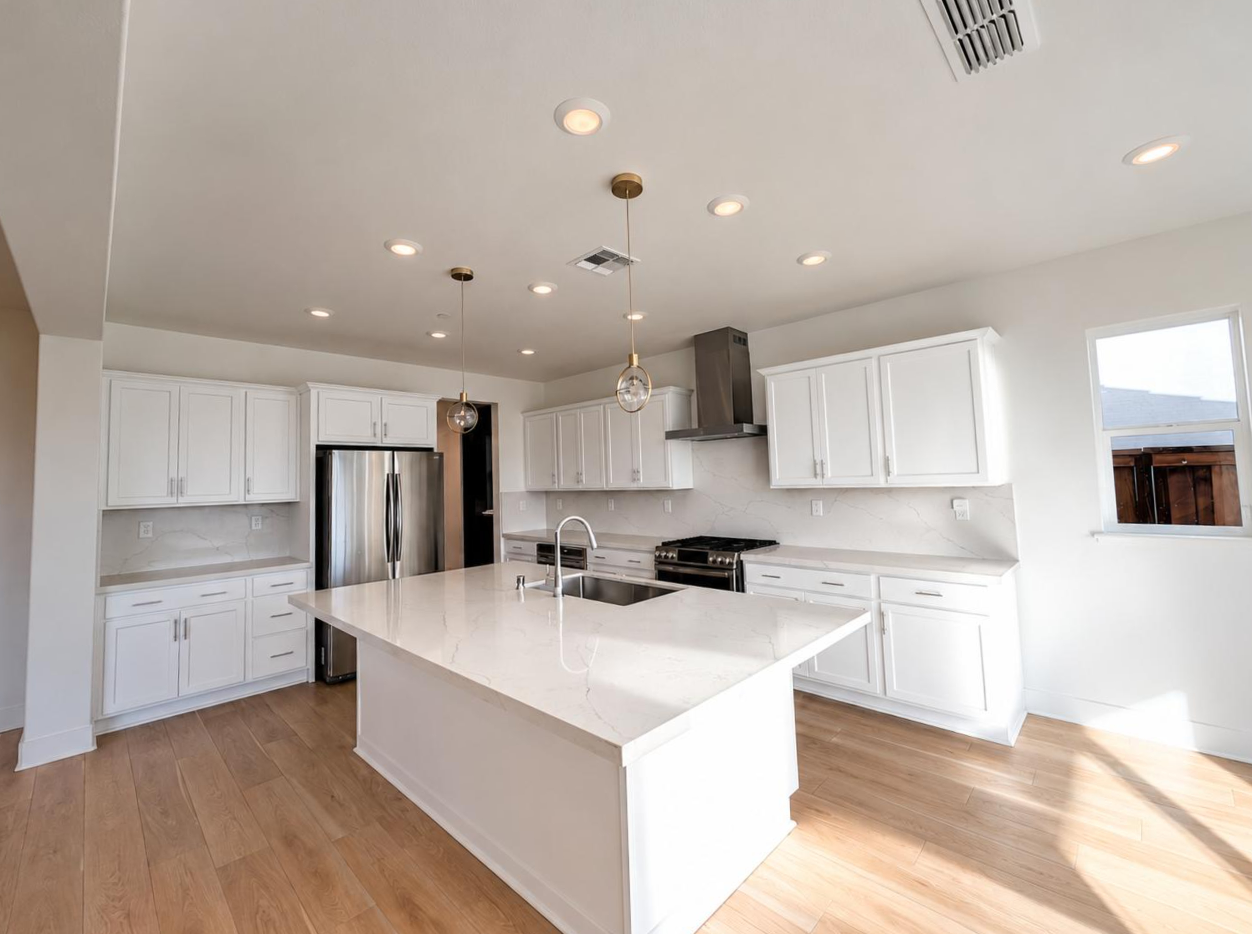 Photo 2 of 28 of 2743 Irish Meadow Way, Lathrop, CA