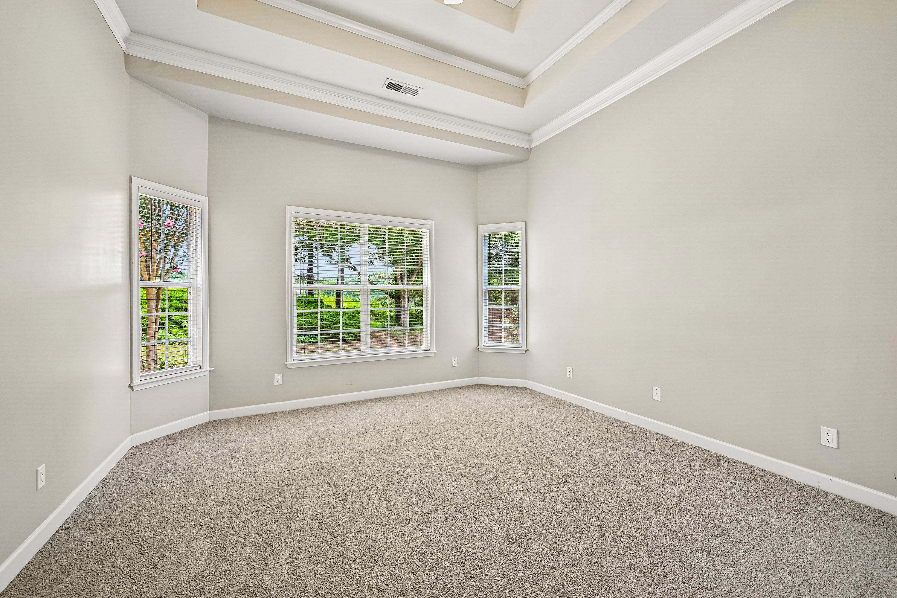 Photo 4 of 46 of 4865 Silver Leaf Dr, Cumming, GA