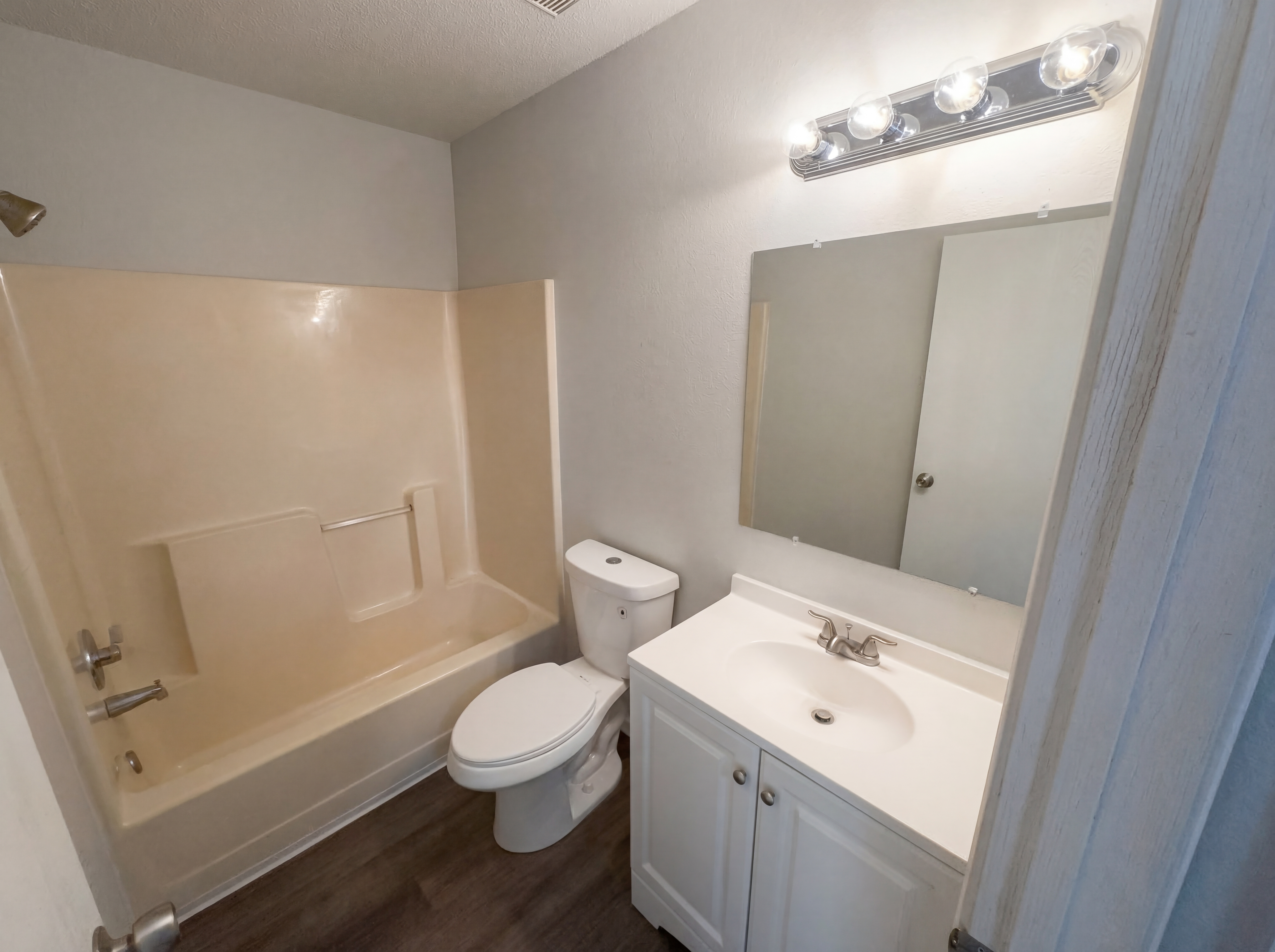 Photo 6 of 20 of 6654 Hazelhatch Dr, Indianapolis, IN