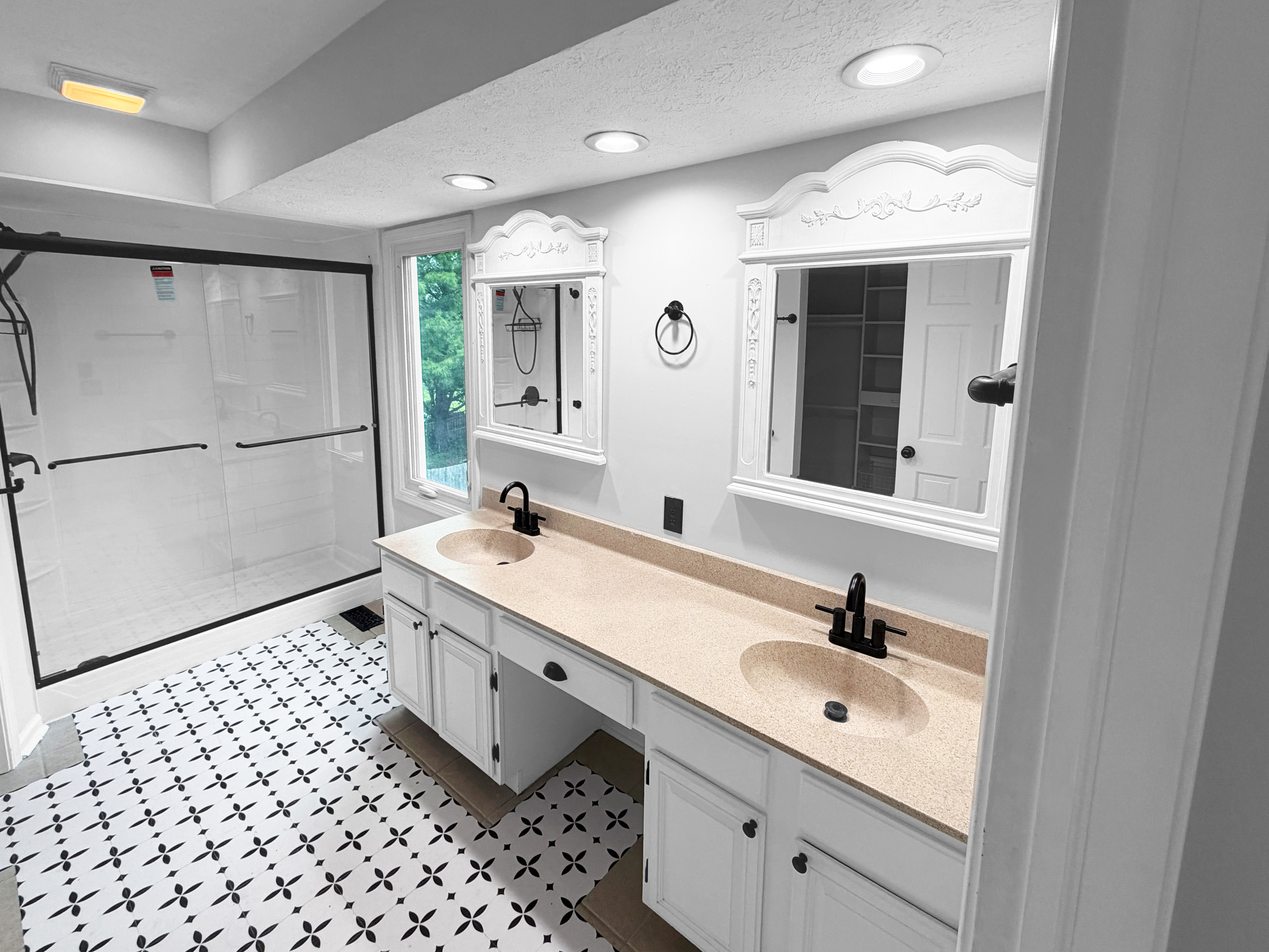Photo 6 of 28 of 12825 Clifford Cir, Carmel, IN