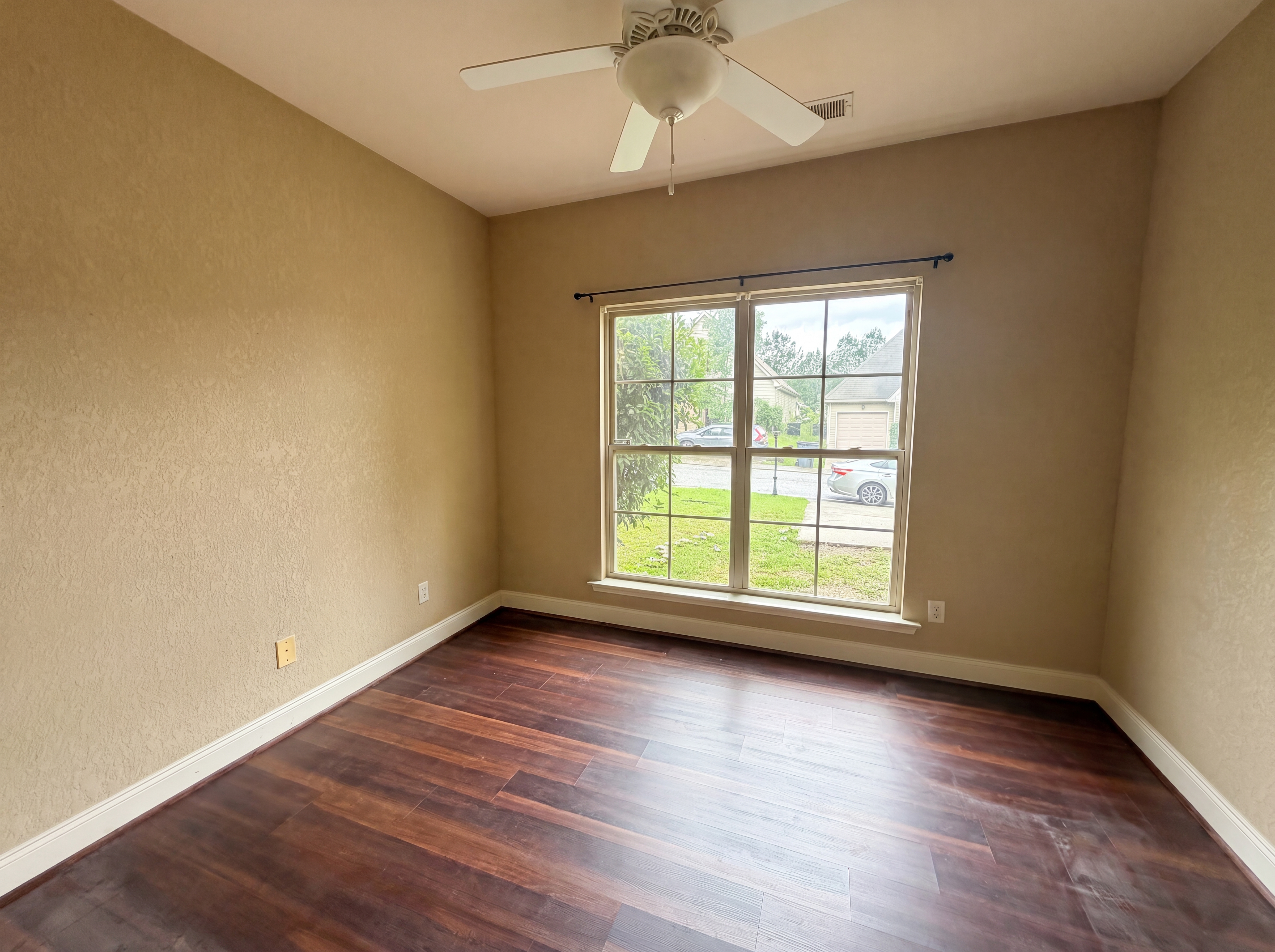 Photo 10 of 17 of 124 Cattail Ln, Calera, AL